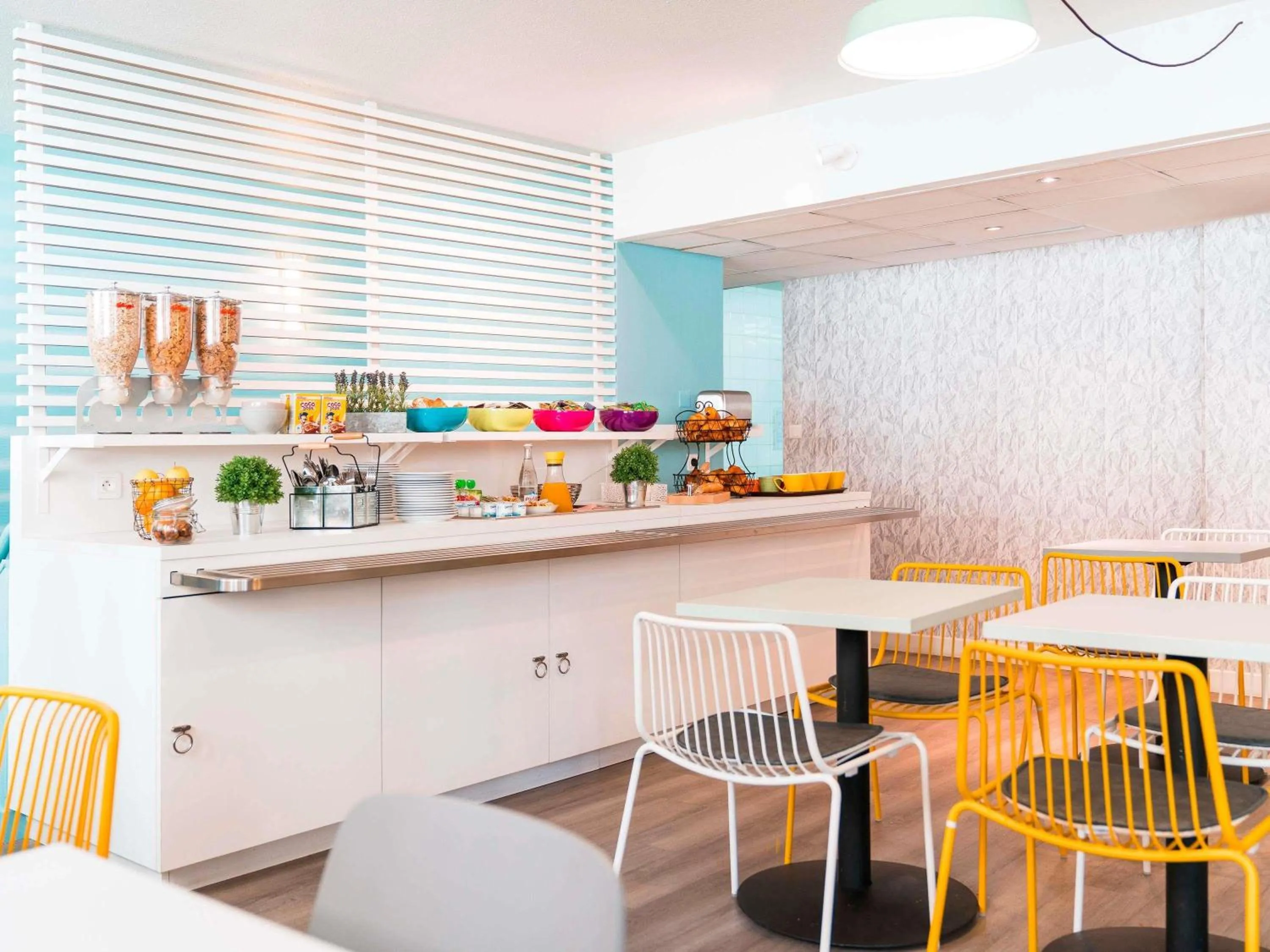 Breakfast in ibis Styles Marseille Centre Prado Place Castellane