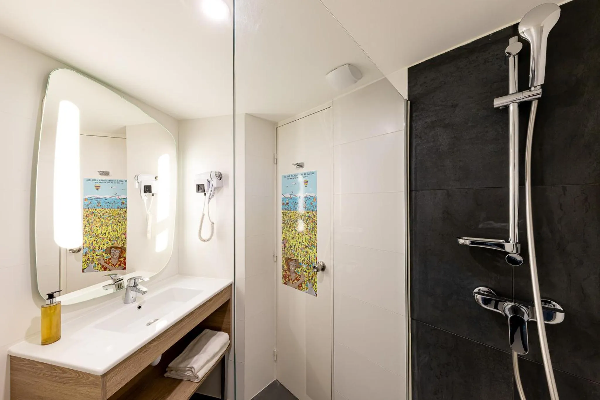 Bathroom in ibis Styles Marseille Centre Prado Place Castellane
