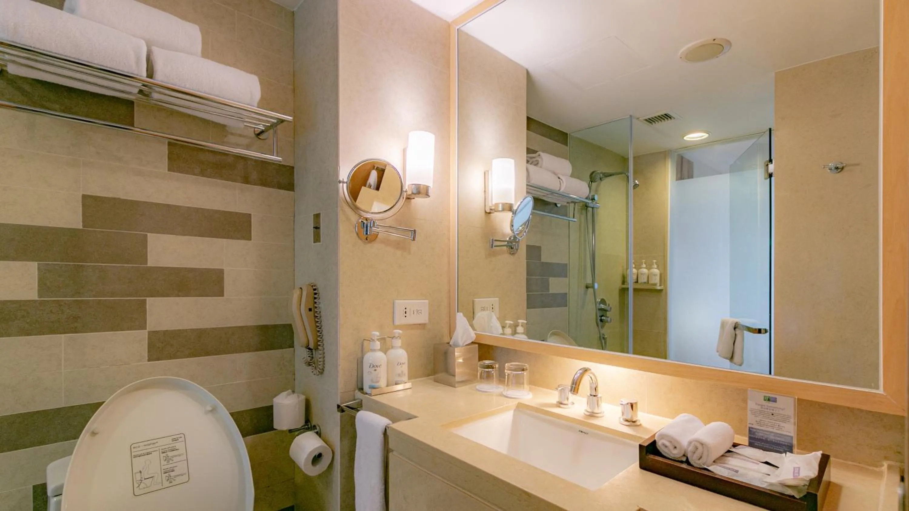 Bathroom in Holiday Inn Resort Baruna Bali by IHG