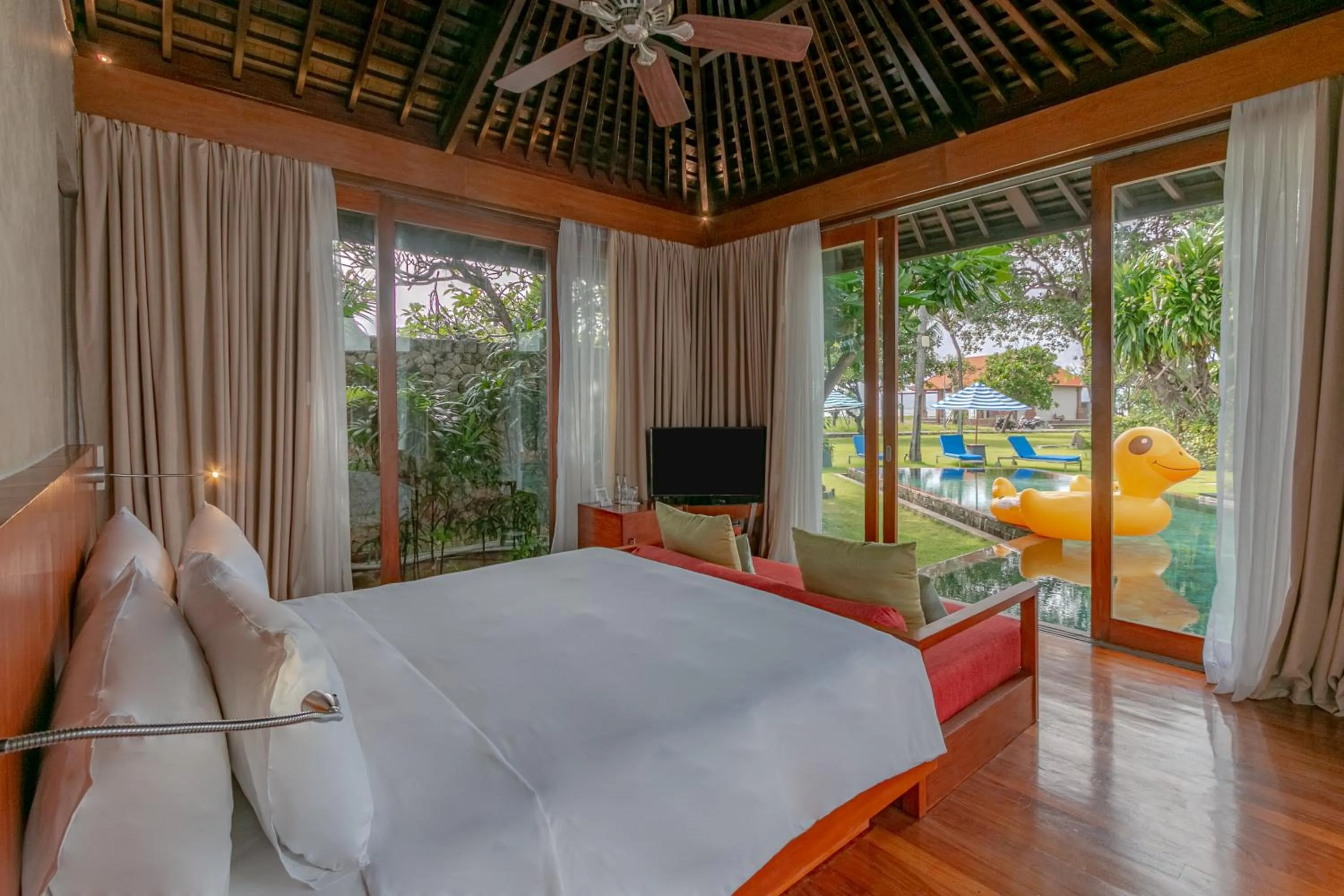 Bed in Holiday Inn Resort Baruna Bali by IHG