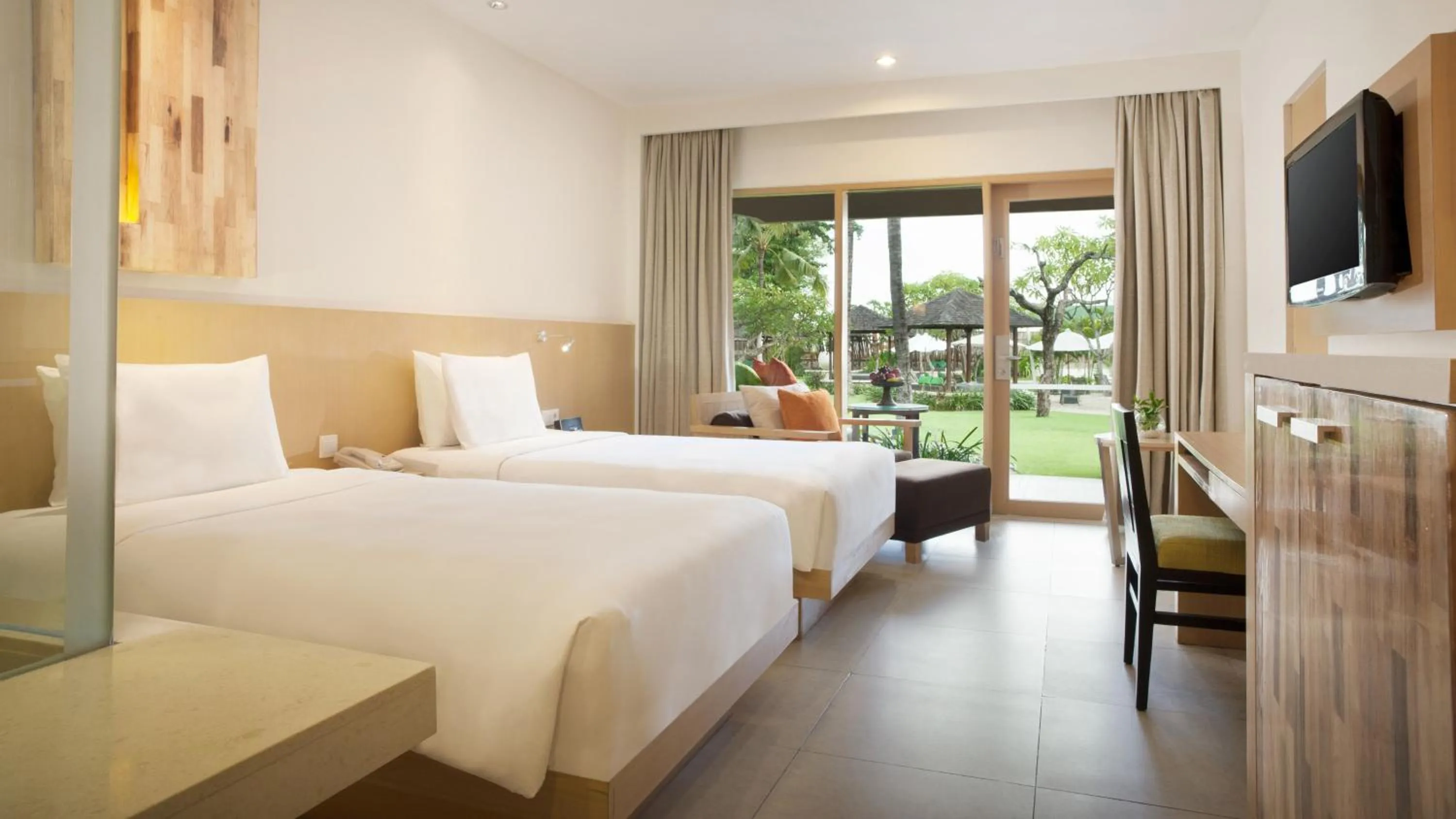 Photo of the whole room, Bed in Holiday Inn Resort Baruna Bali by IHG