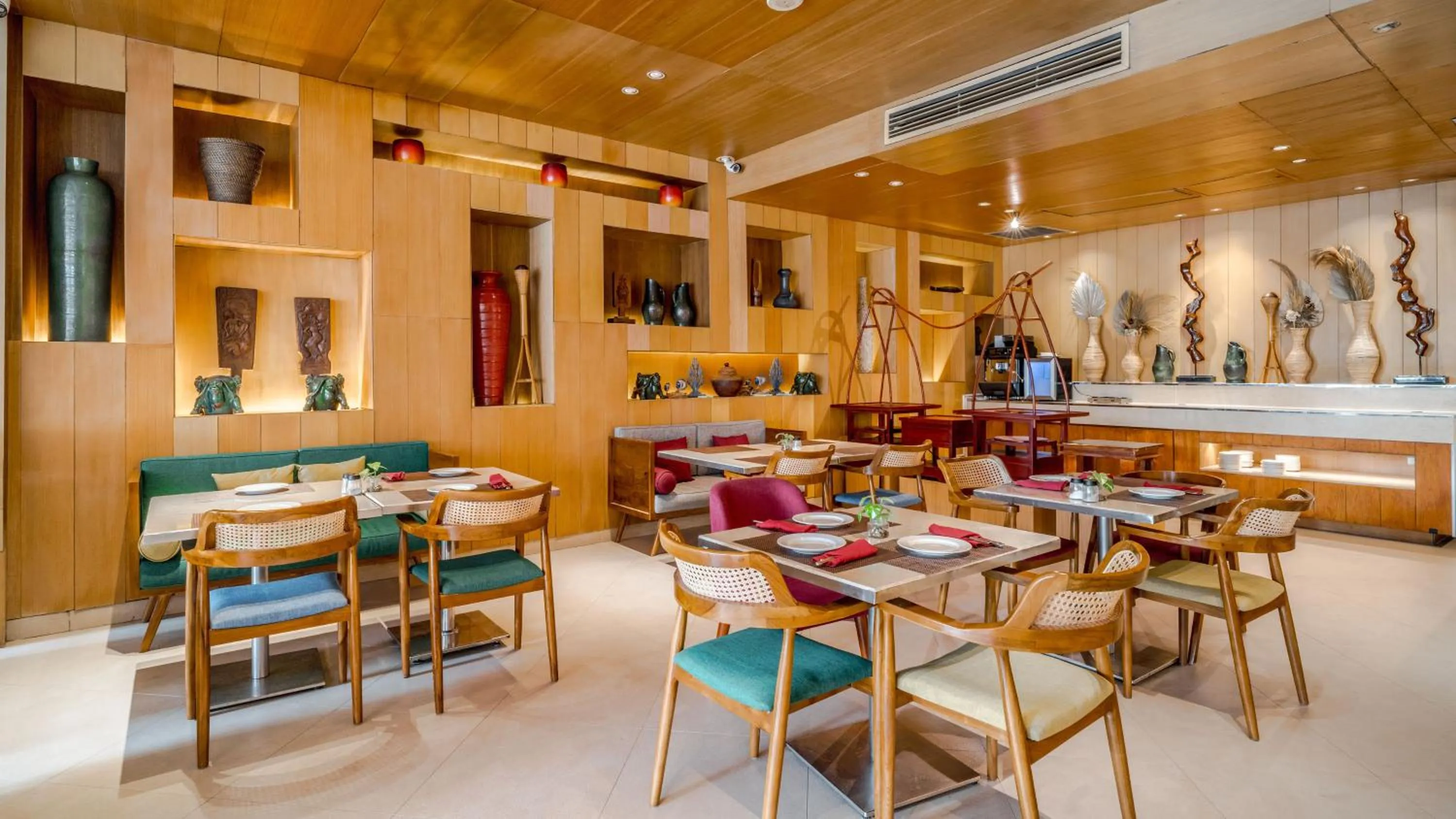 Restaurant/places to eat in Holiday Inn Resort Baruna Bali by IHG