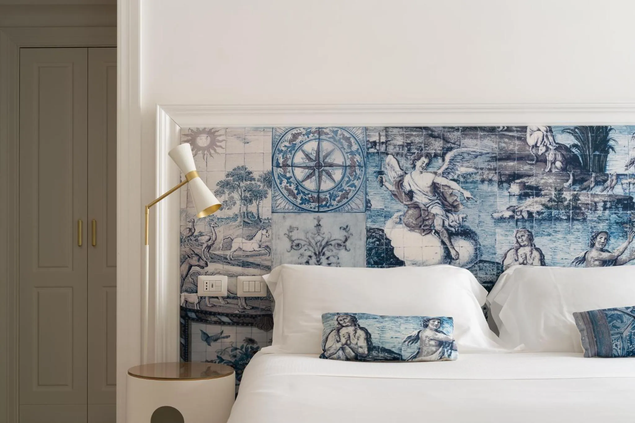 Living room, Bed in La Residenza Capri