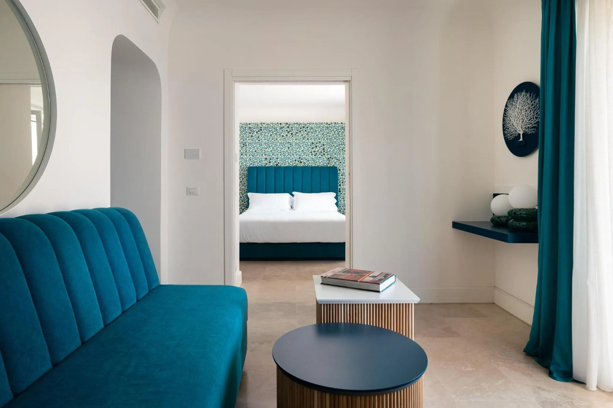 Living room, Bed in La Residenza Capri