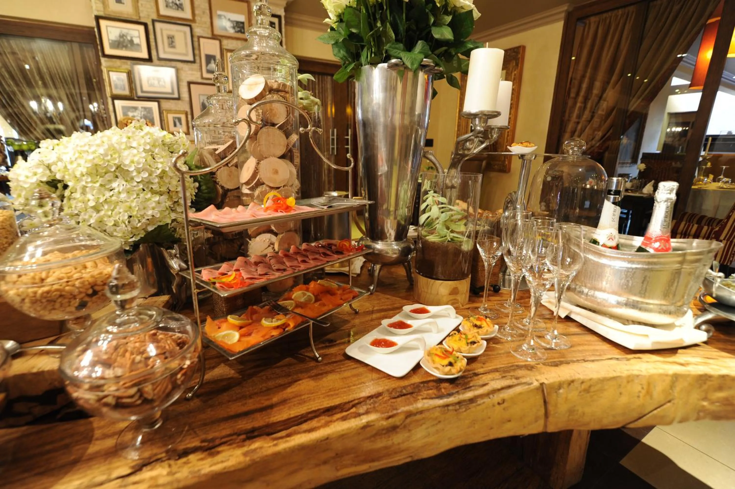 Restaurant/places to eat in Fusion Boutique Hotel