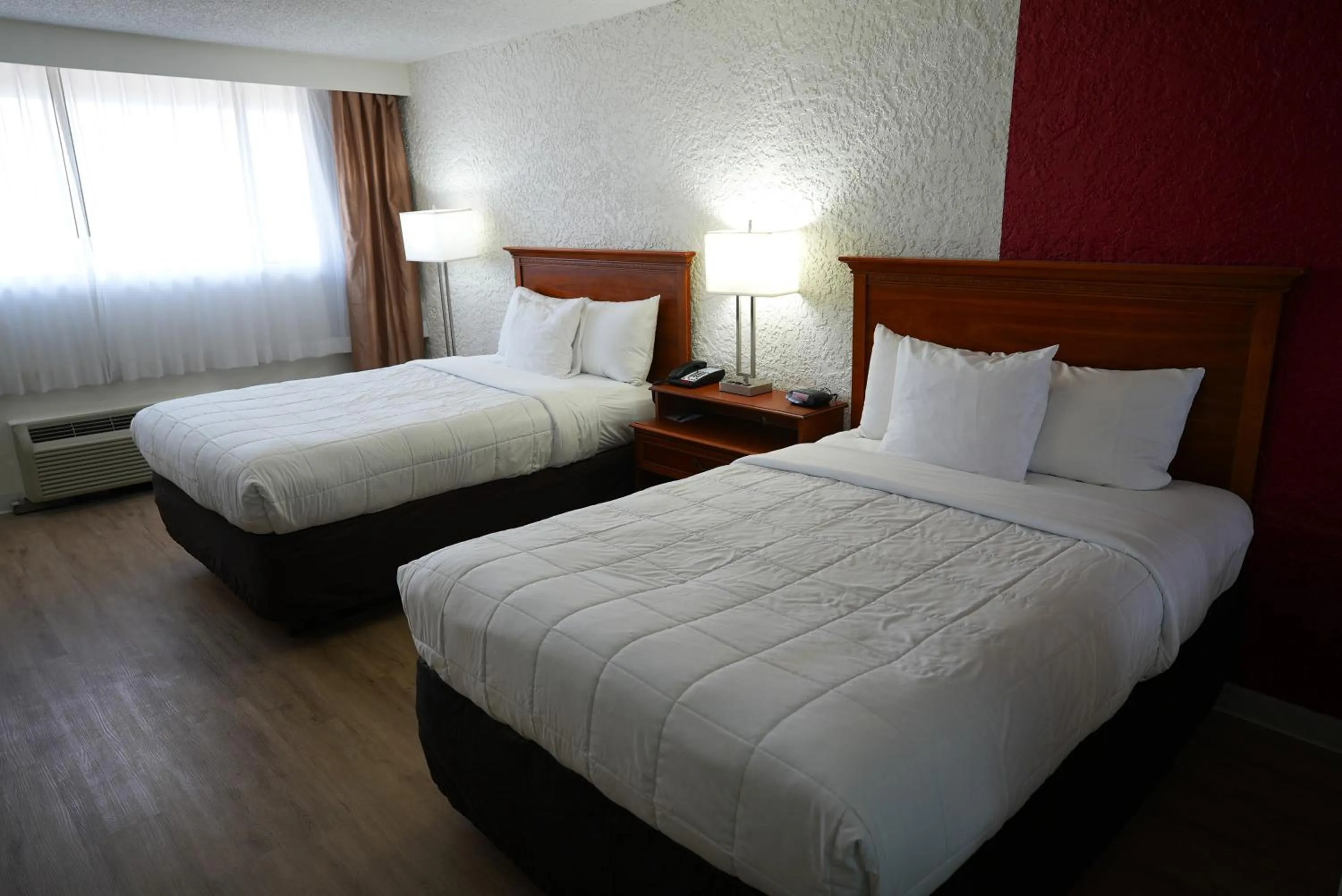 Bedroom in Clarion Hotel Broken Arrow - Tulsa