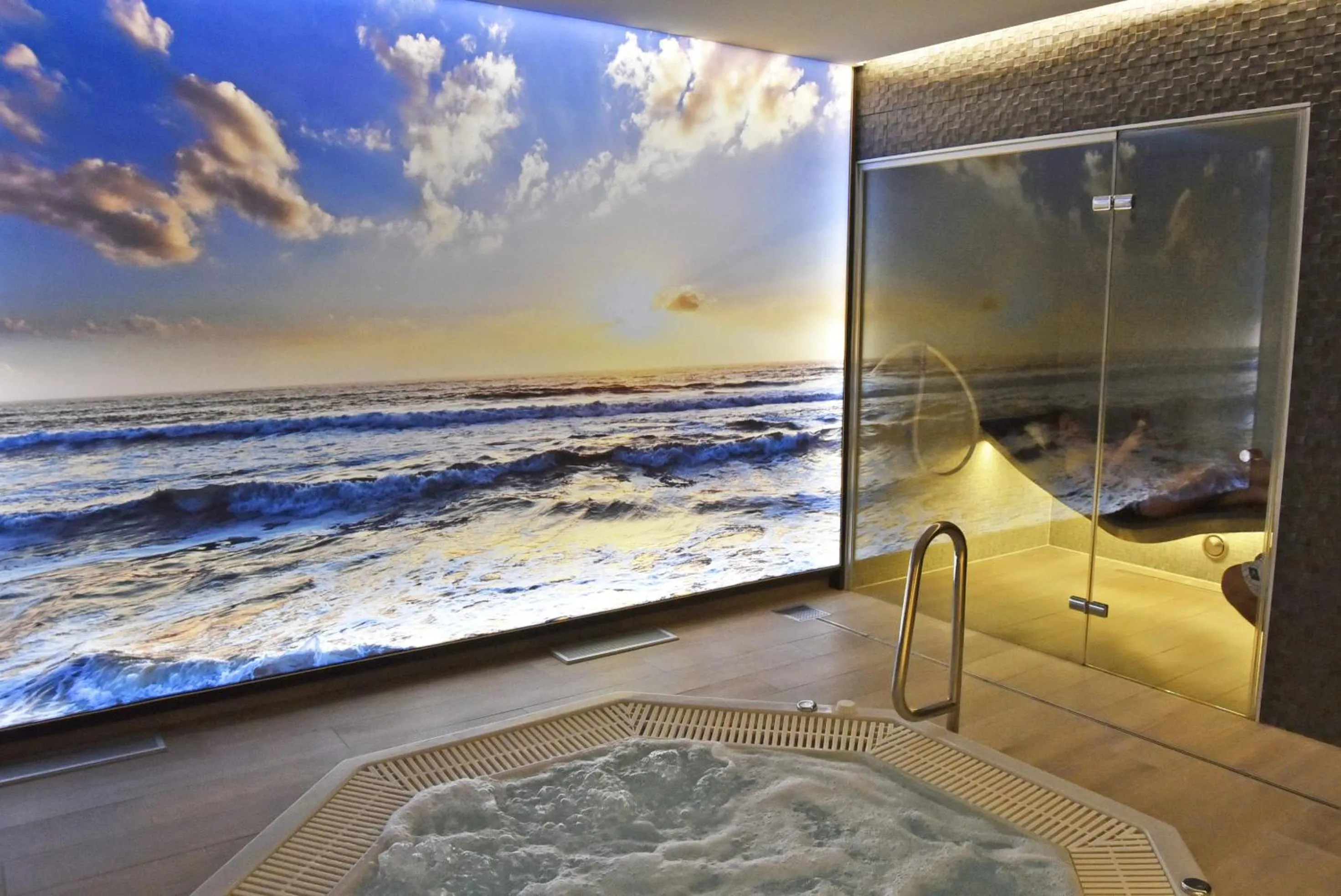 Hot Tub in Hotel Riant-Séjour by WP Hotels