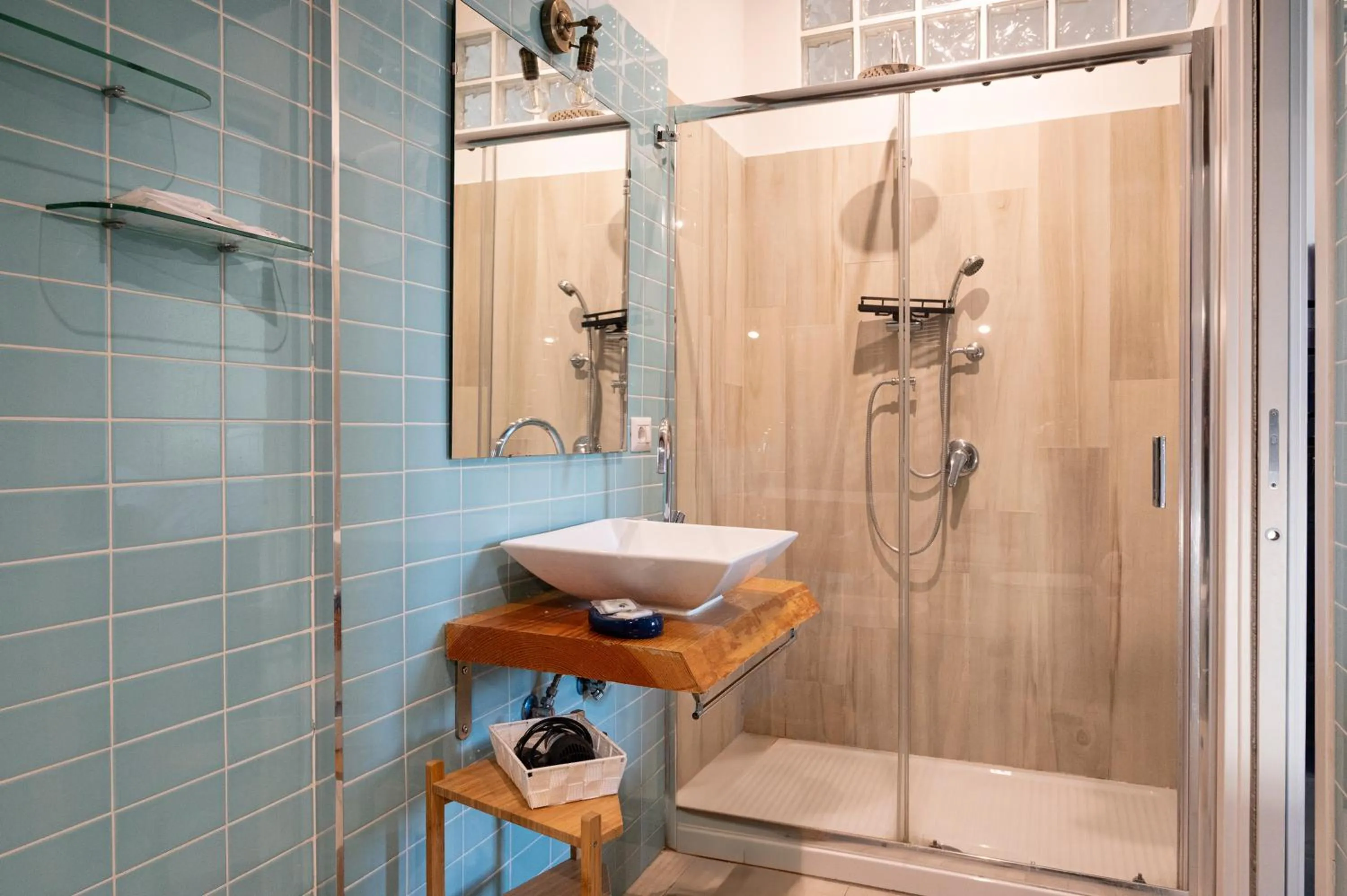 Shower in Palazzo della Loggia B&B