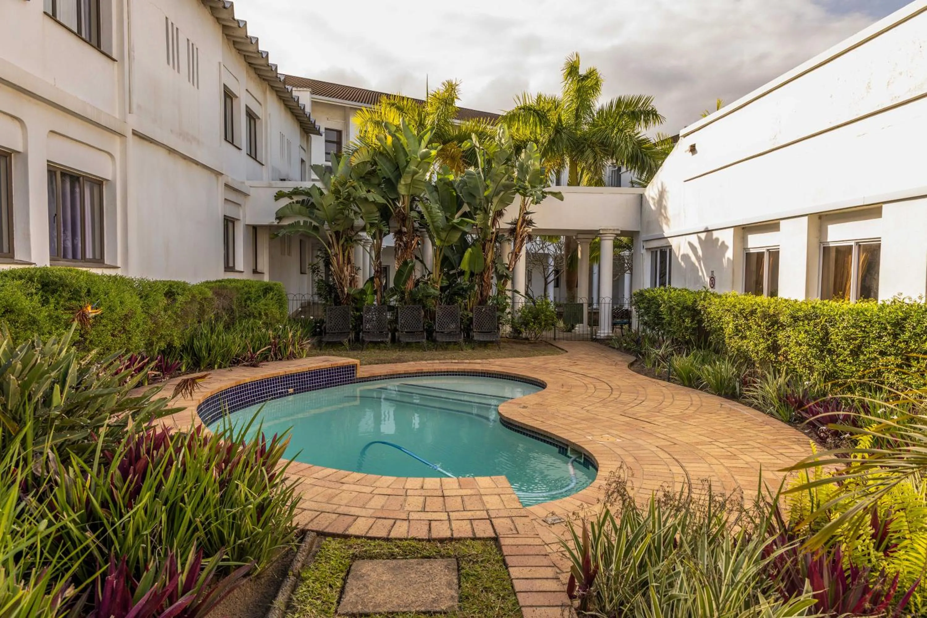 Swimming pool in Premier Hotel The Richards