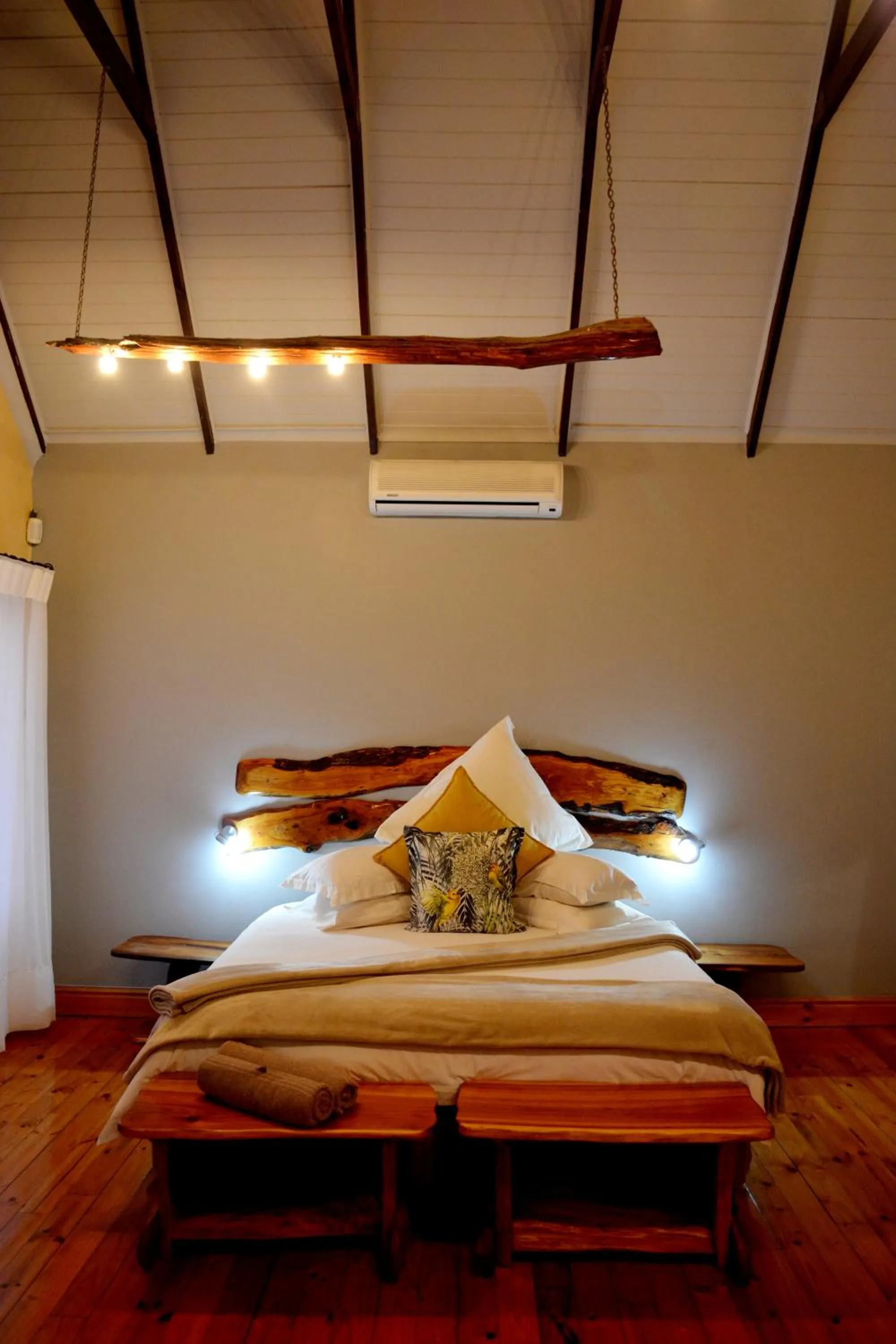 Bed in Addo Dung Beetle Guest Farm