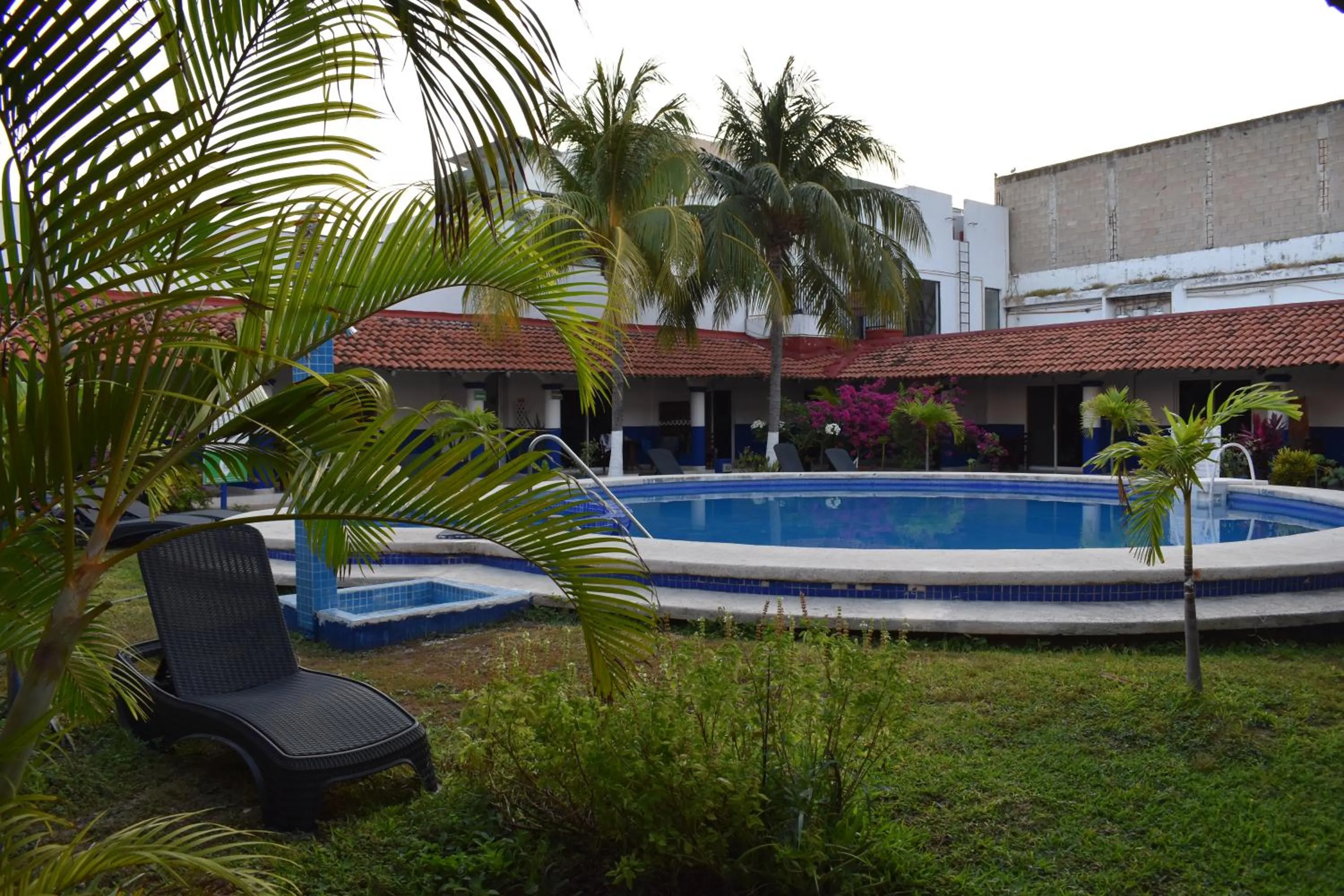 Swimming pool in Plaza Almendros Hotel Isla Mujeres