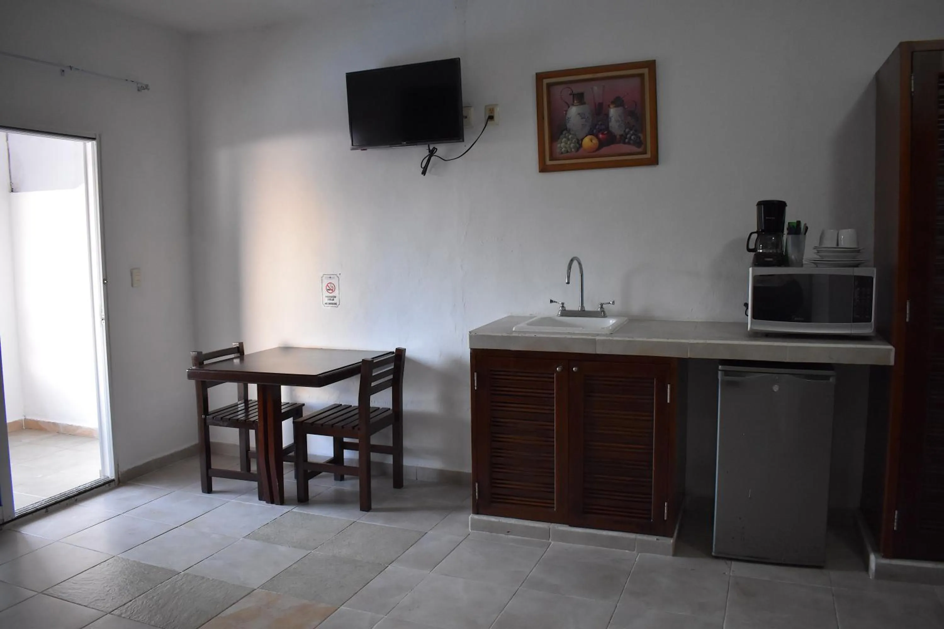 Dining area in Plaza Almendros Hotel Isla Mujeres