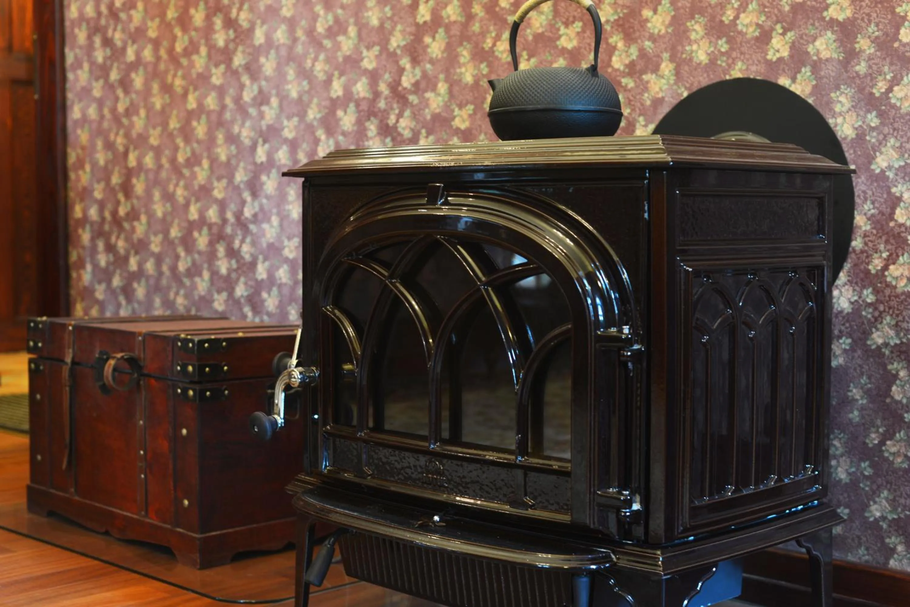 Communal lounge/ TV room in Hotel Magnes