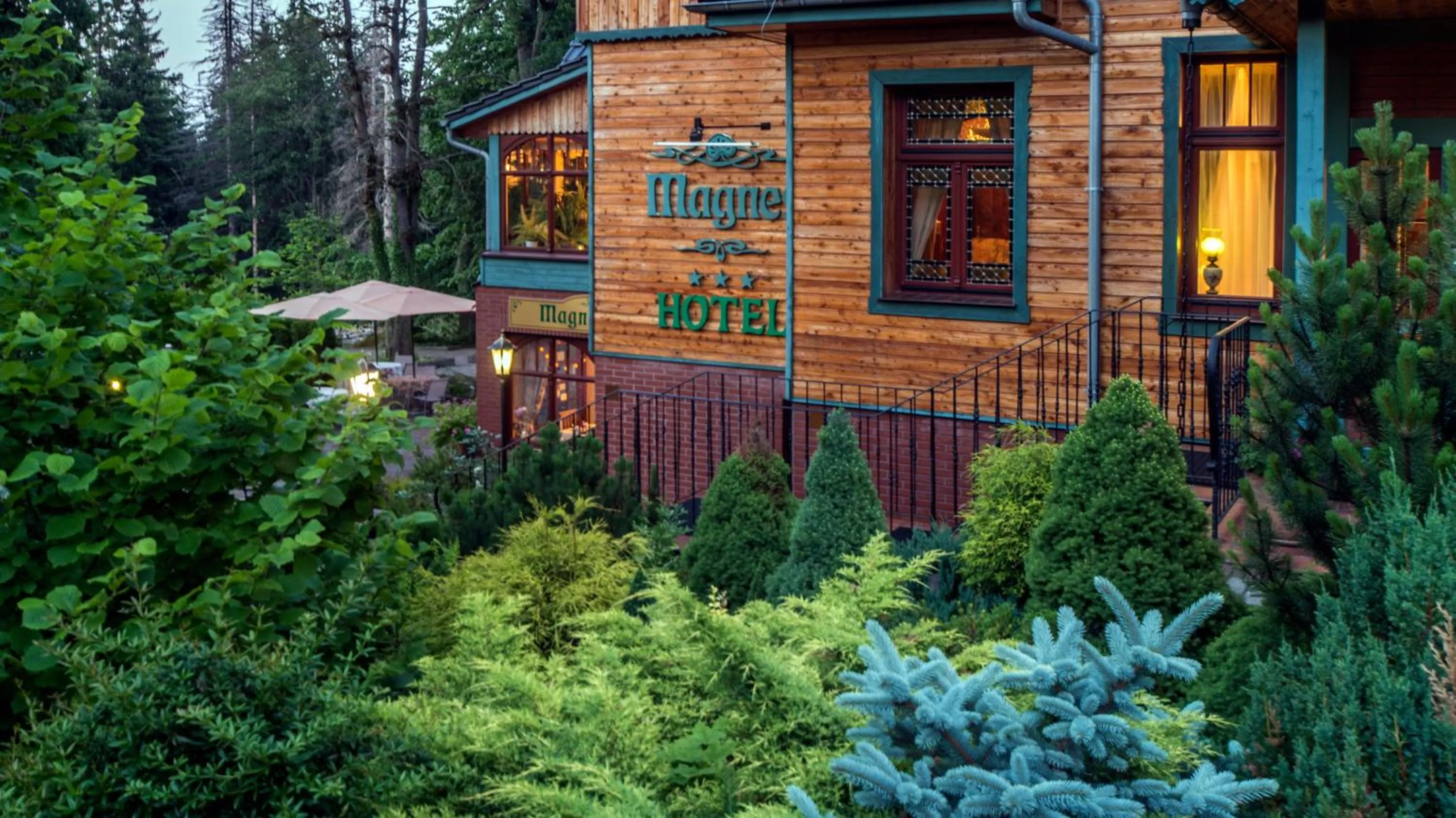 Facade/entrance in Hotel Magnes