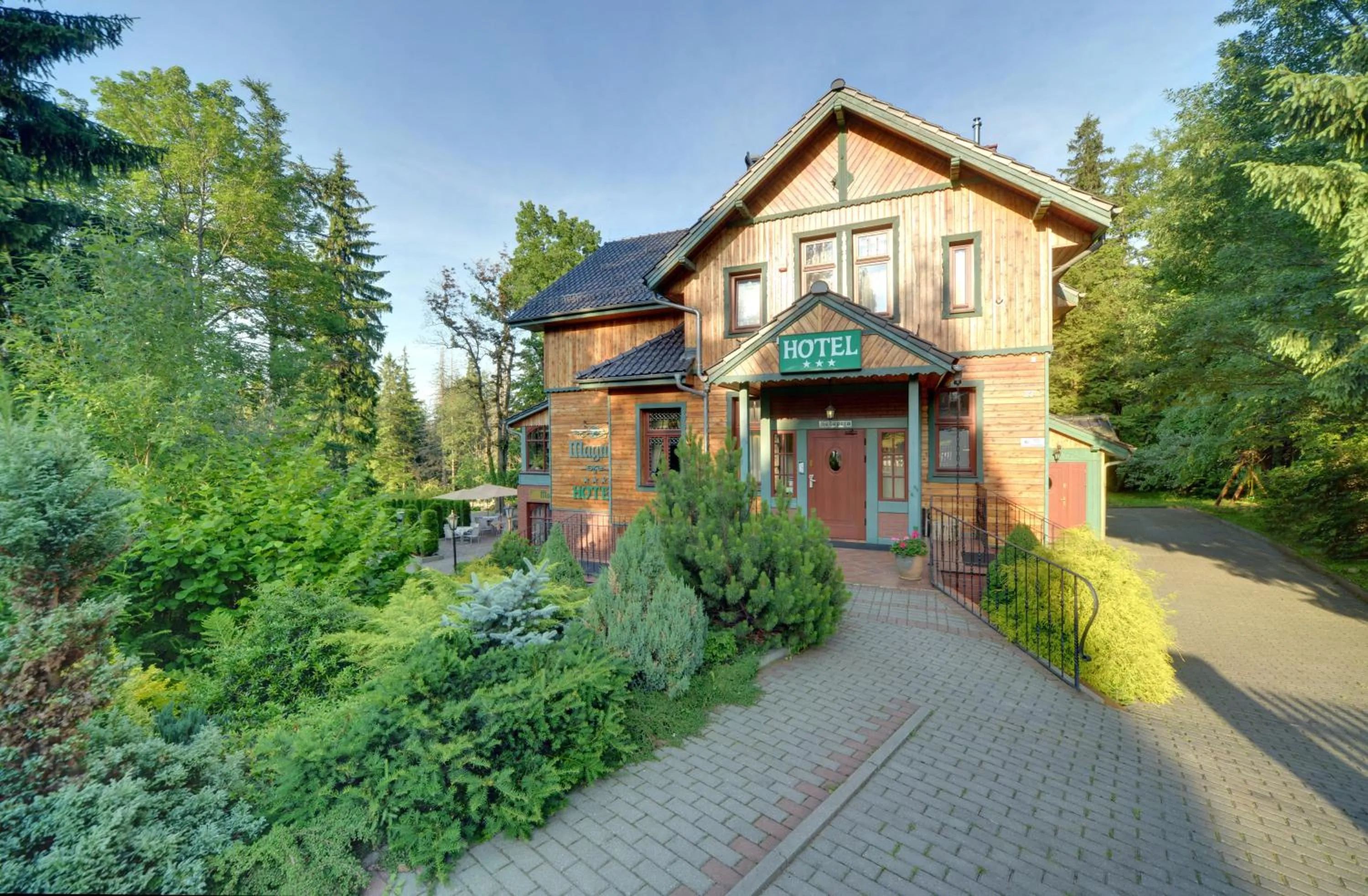 Facade/entrance in Hotel Magnes