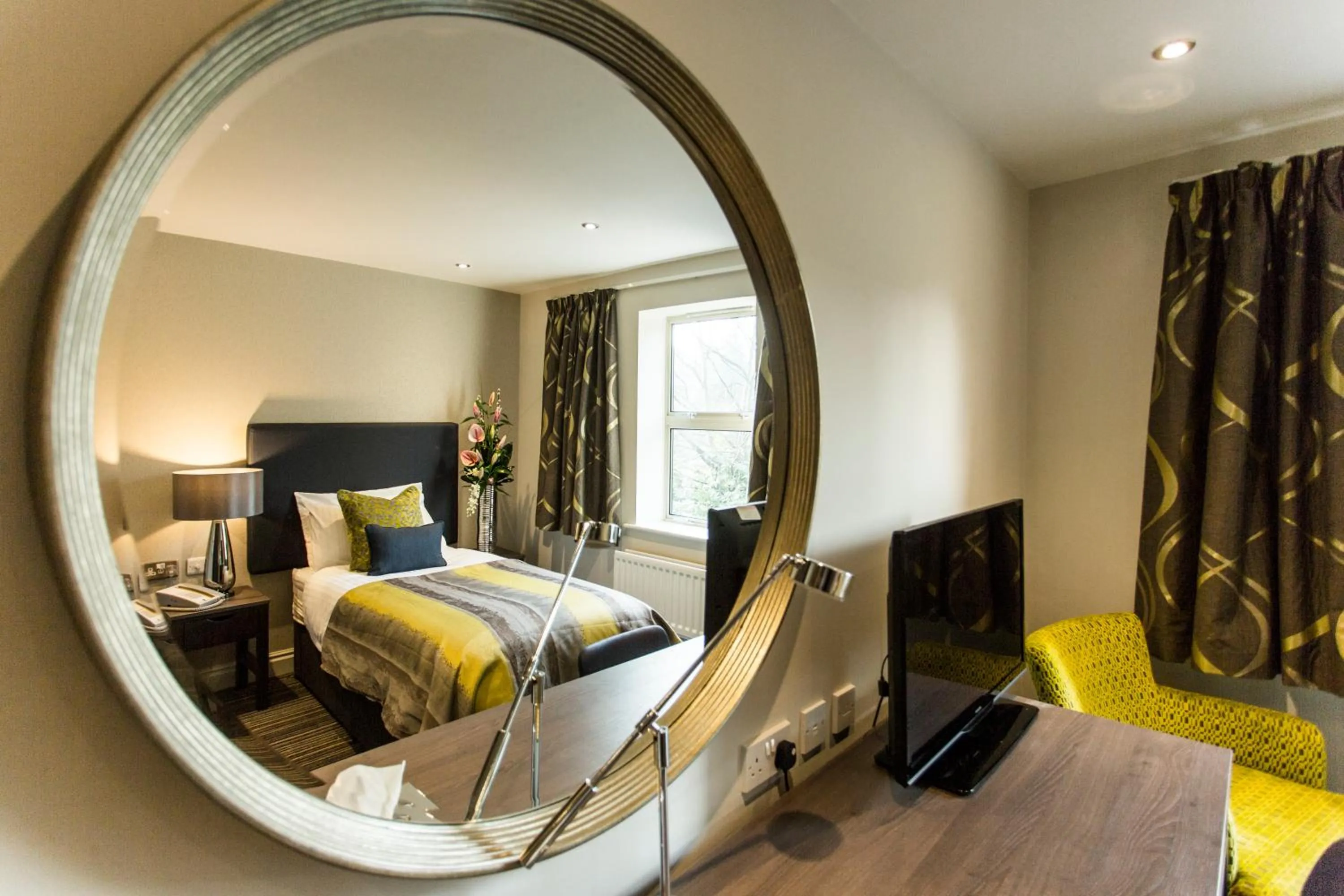 Photo of the whole room, Bed in Woodland Grange