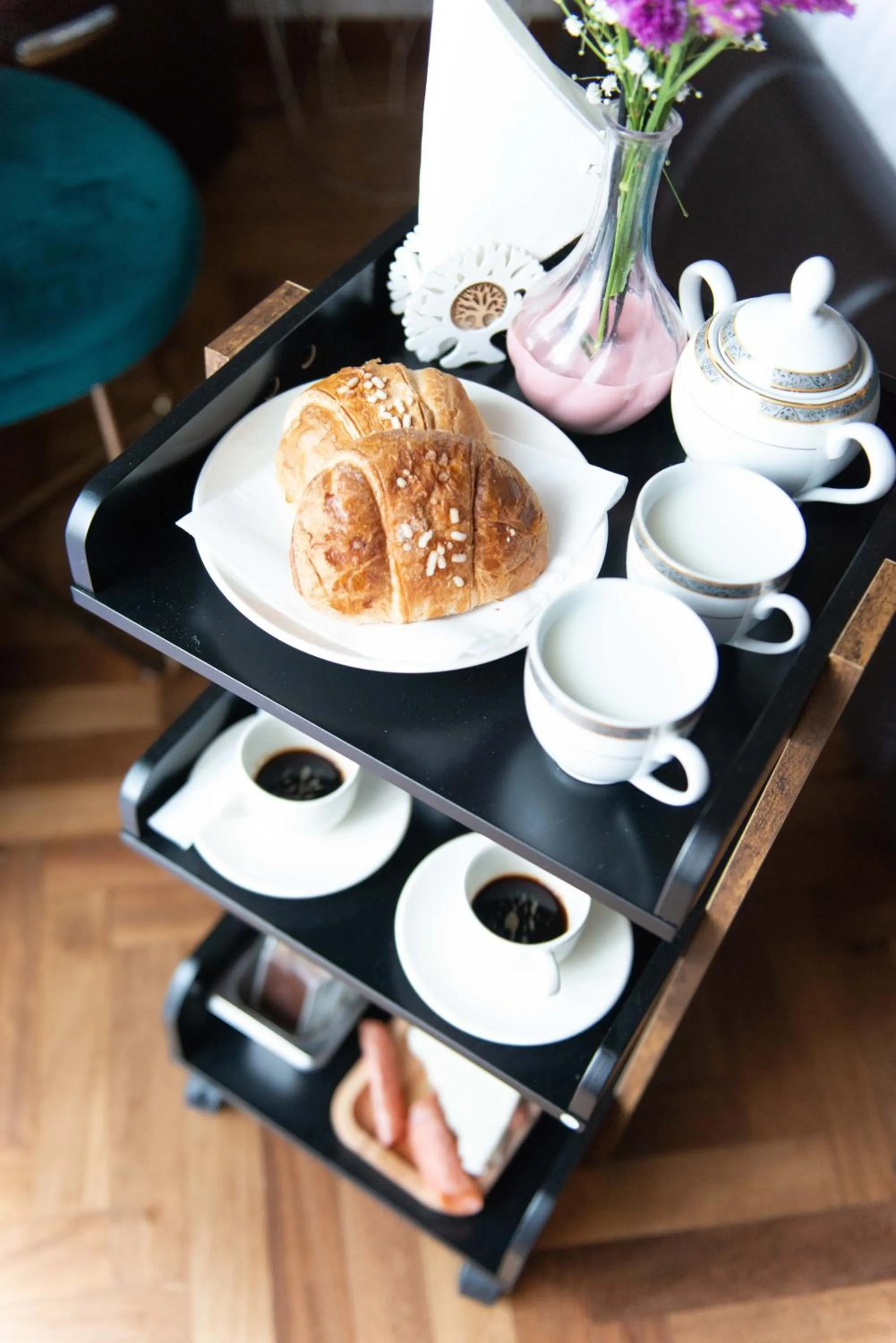 Breakfast in Camera Ardea con Camino