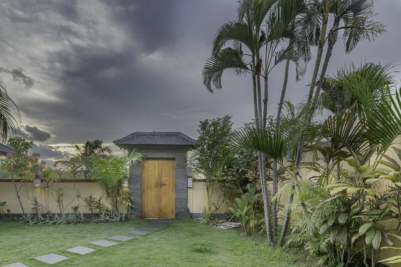 Garden in The Beverly Hills Bali Villas Jimbaran