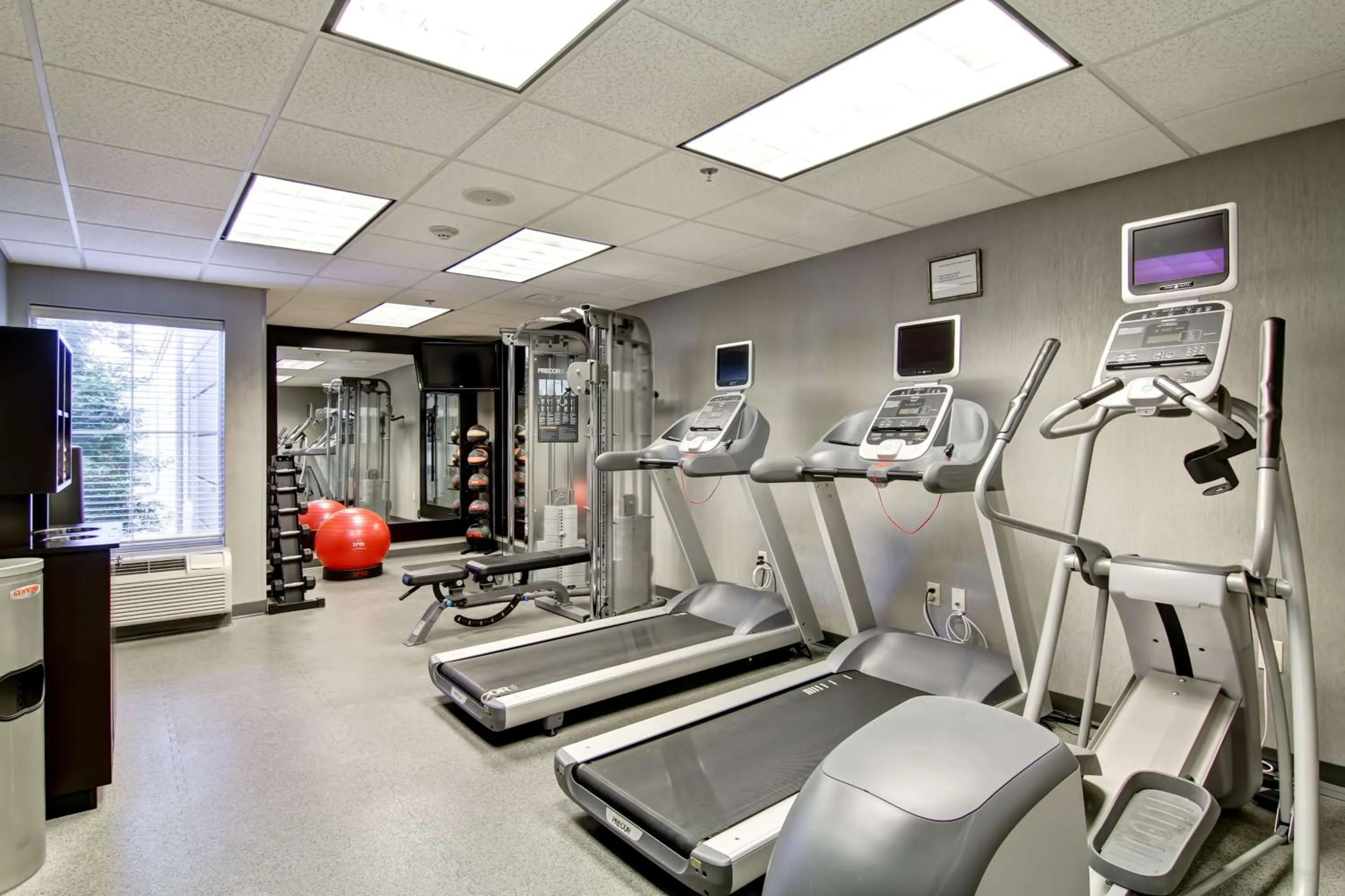 Fitness centre/facilities in Homewood Suites by Hilton Leesburg