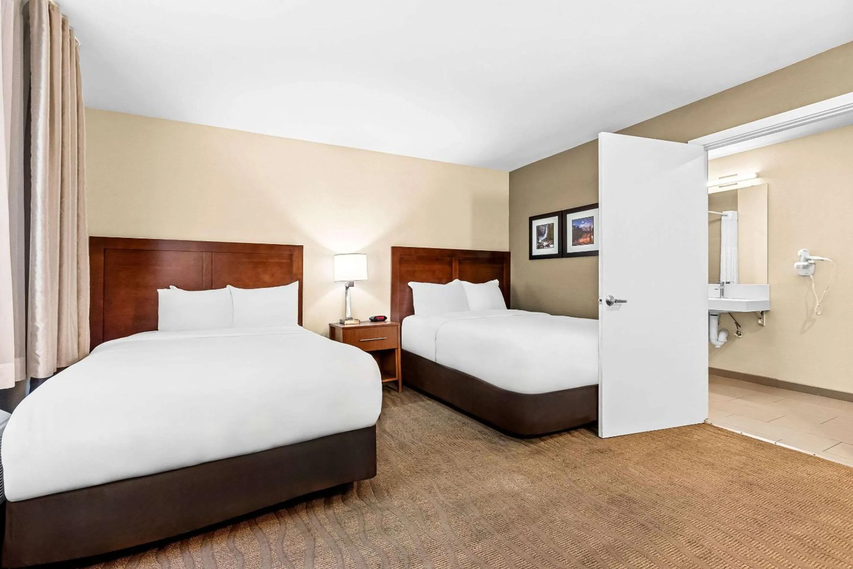 Bedroom in Comfort Inn Modesto