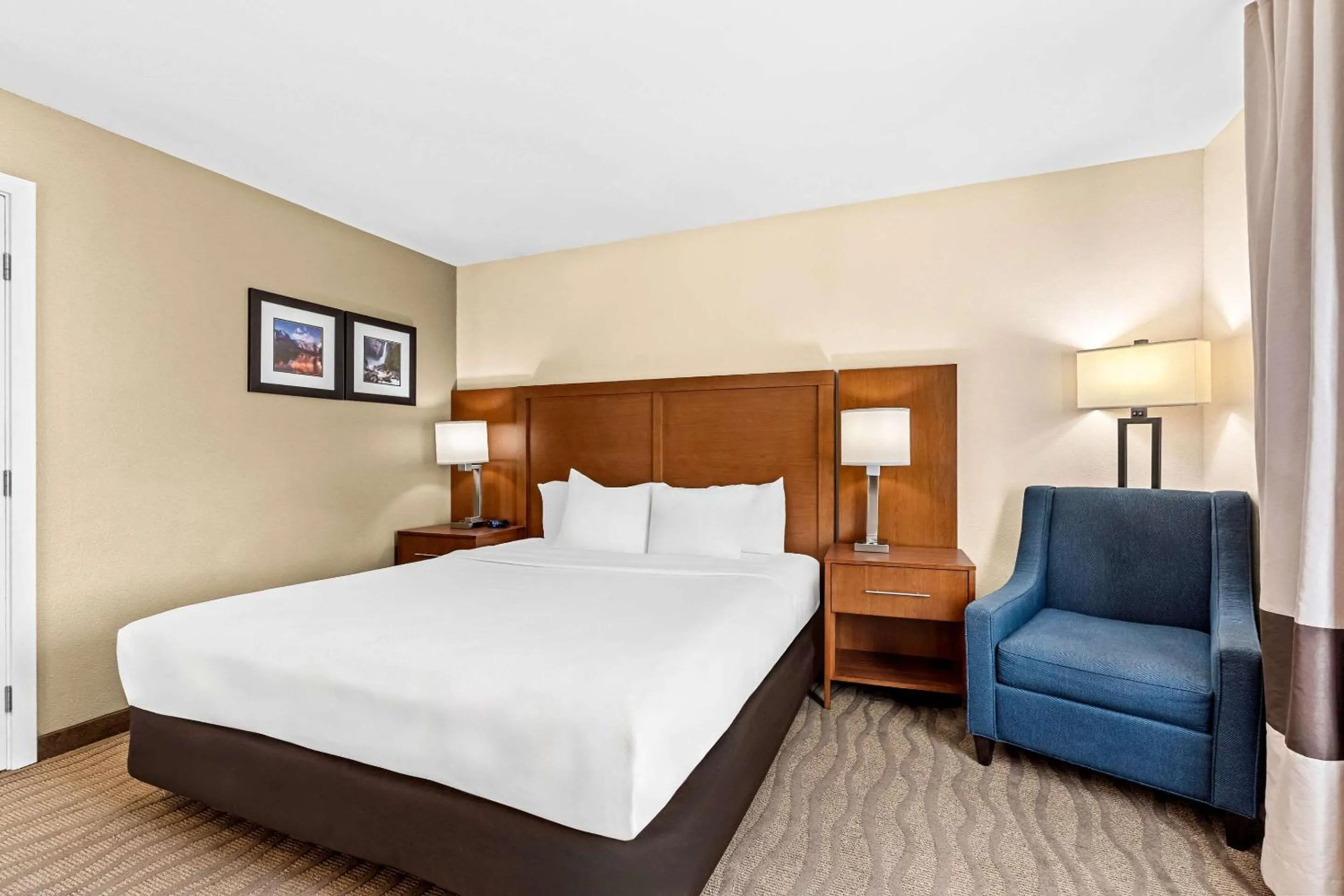 Bedroom in Comfort Inn Modesto