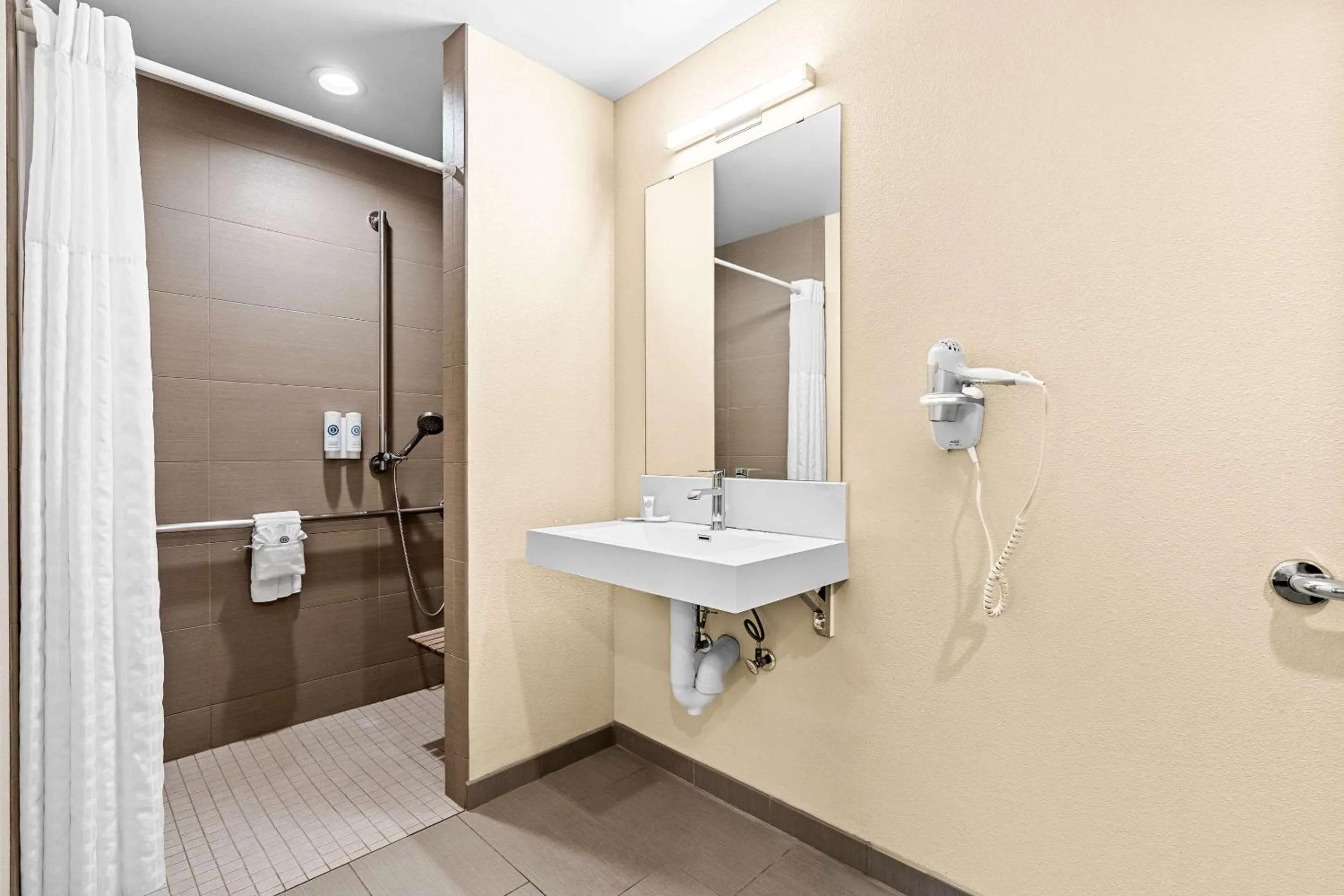 Bedroom in Comfort Inn Modesto