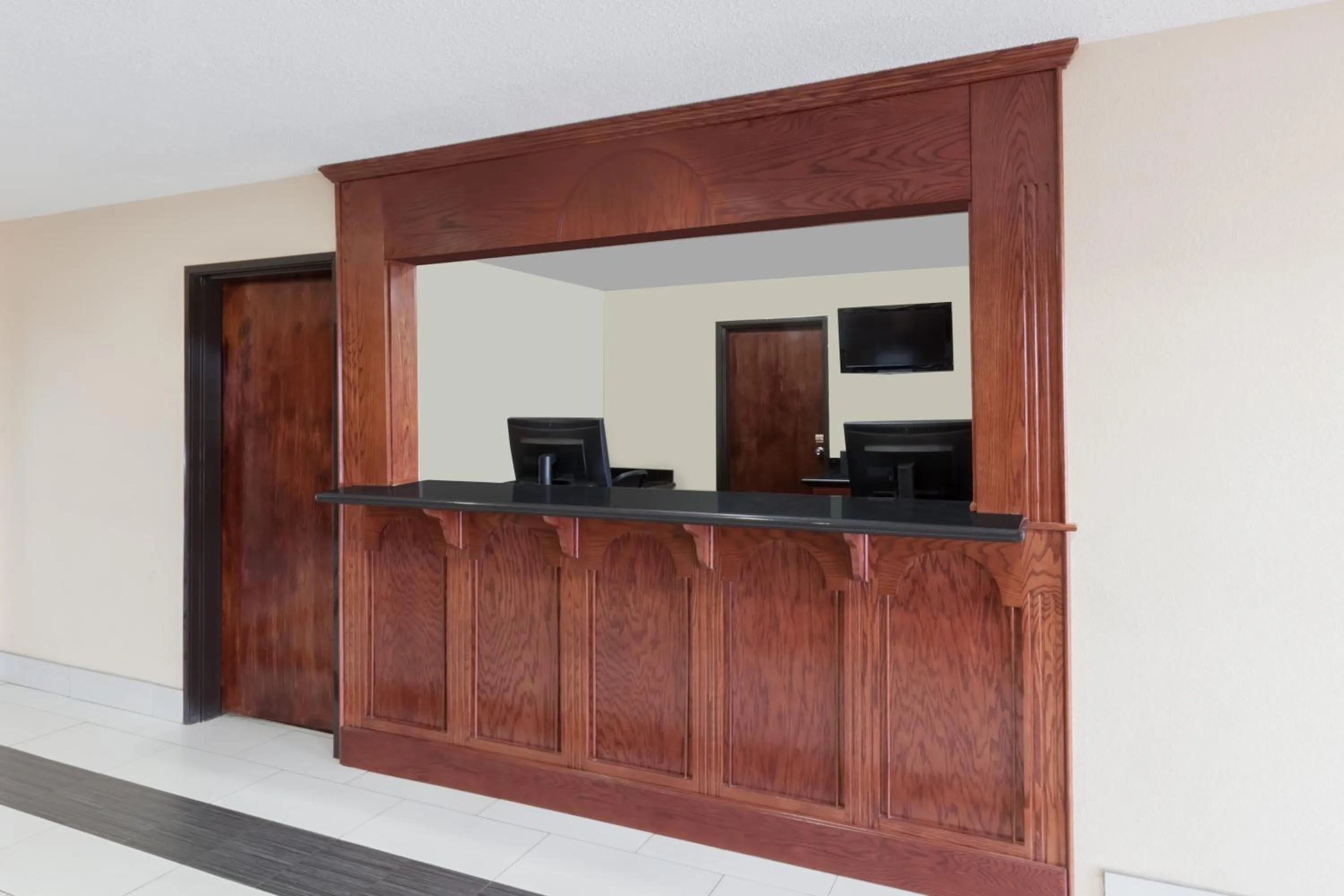 Lobby or reception in Super 8 South by Wyndham