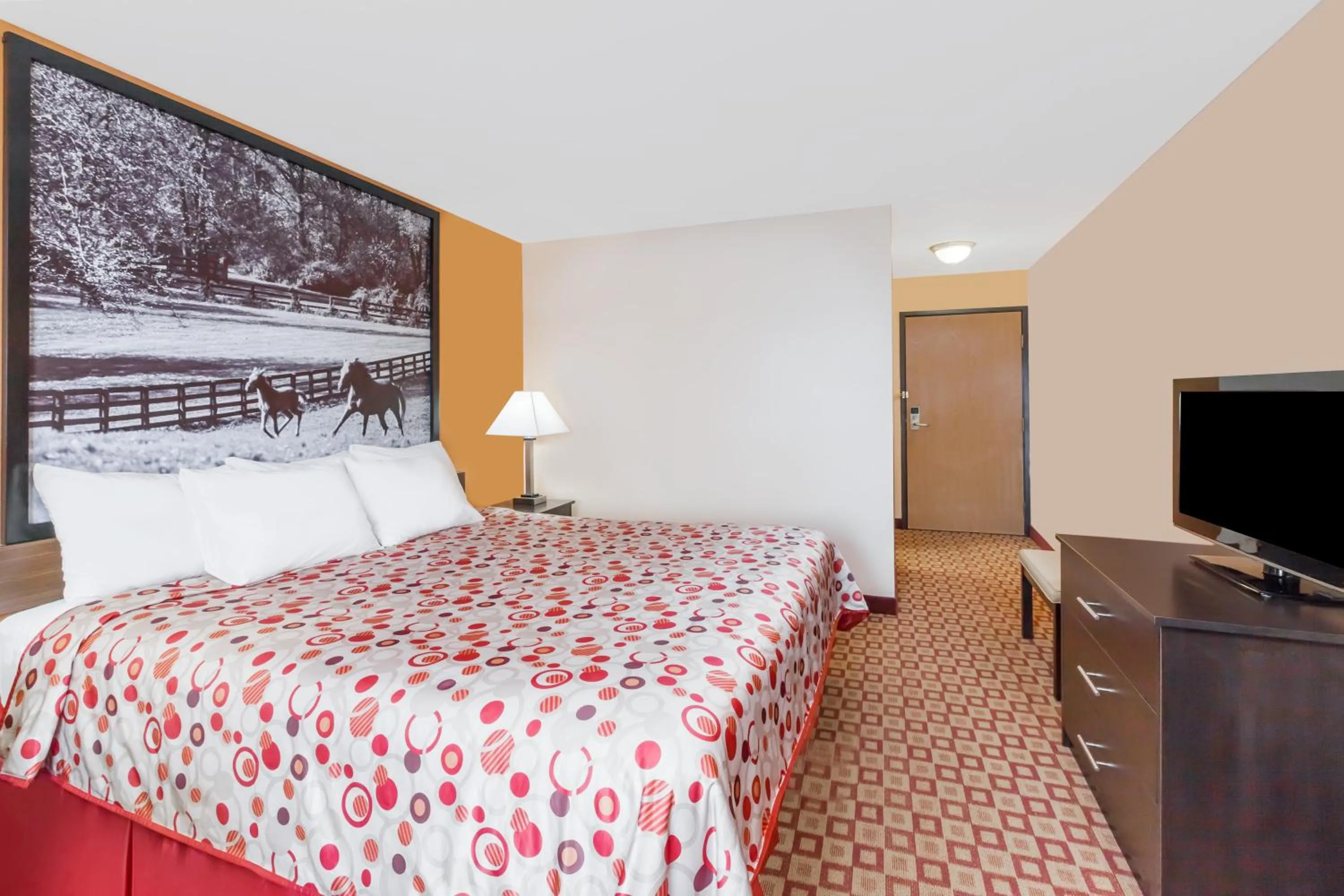 Bedroom, Bed in Super 8 South by Wyndham