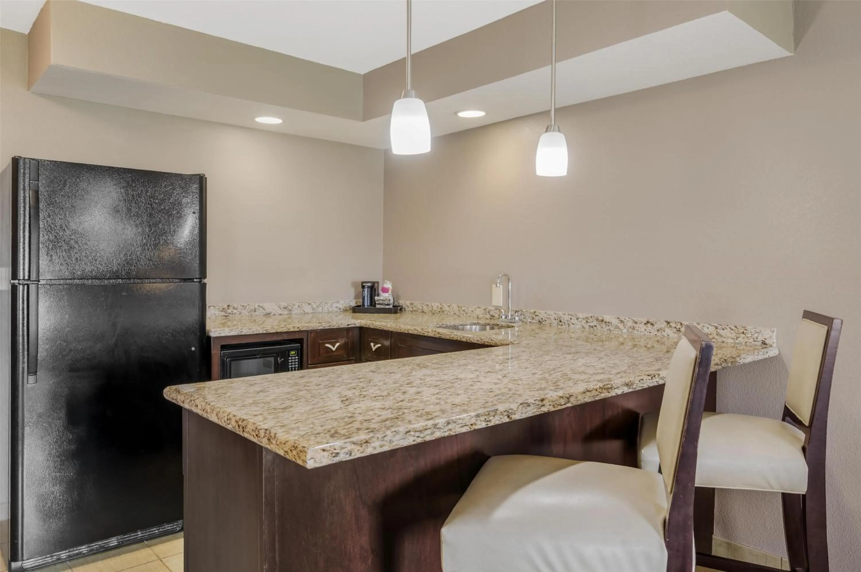 Kitchen or kitchenette in Hampton Inn & Suites Crawfordsville