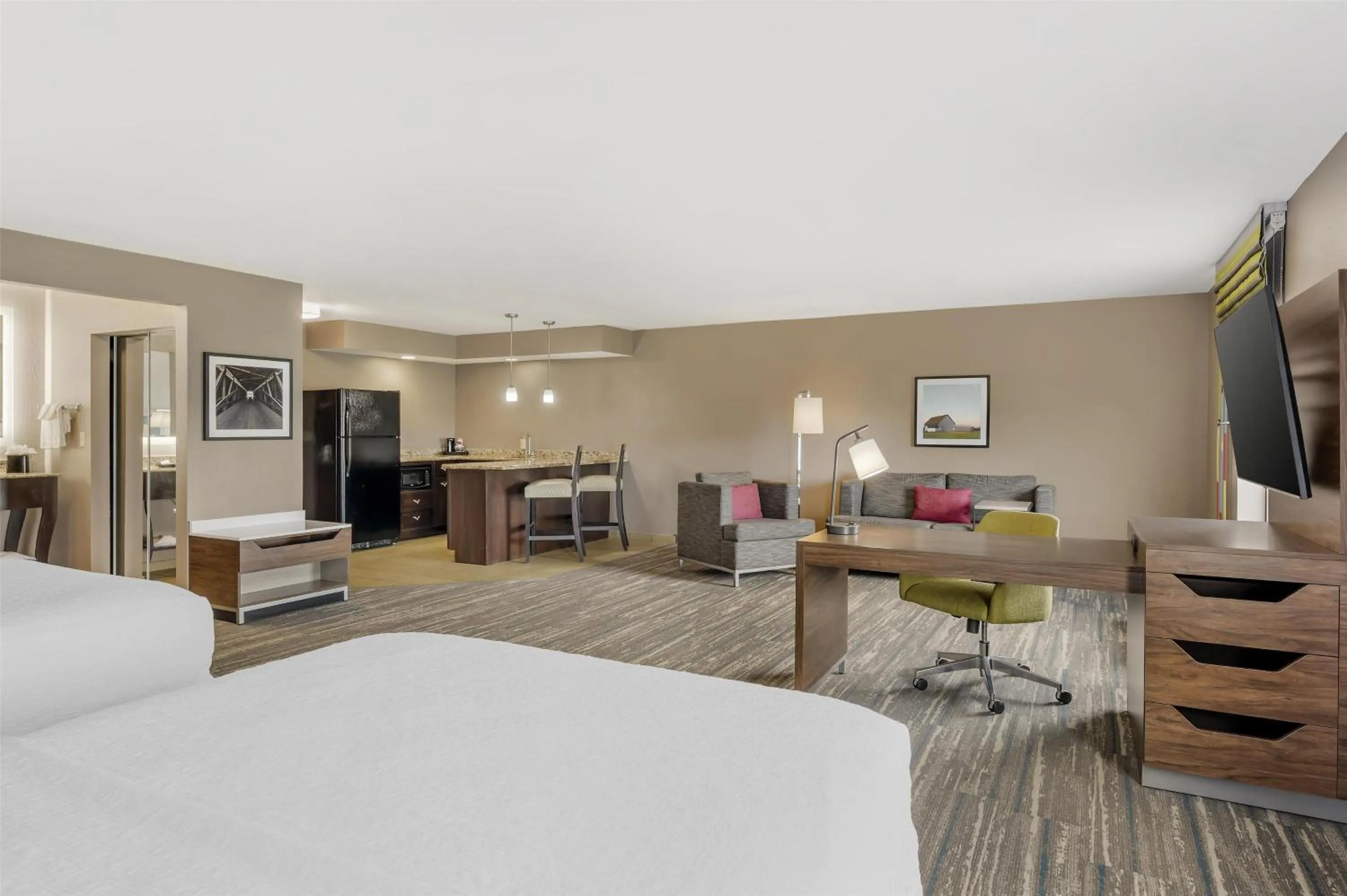 Bedroom, Bed in Hampton Inn & Suites Crawfordsville