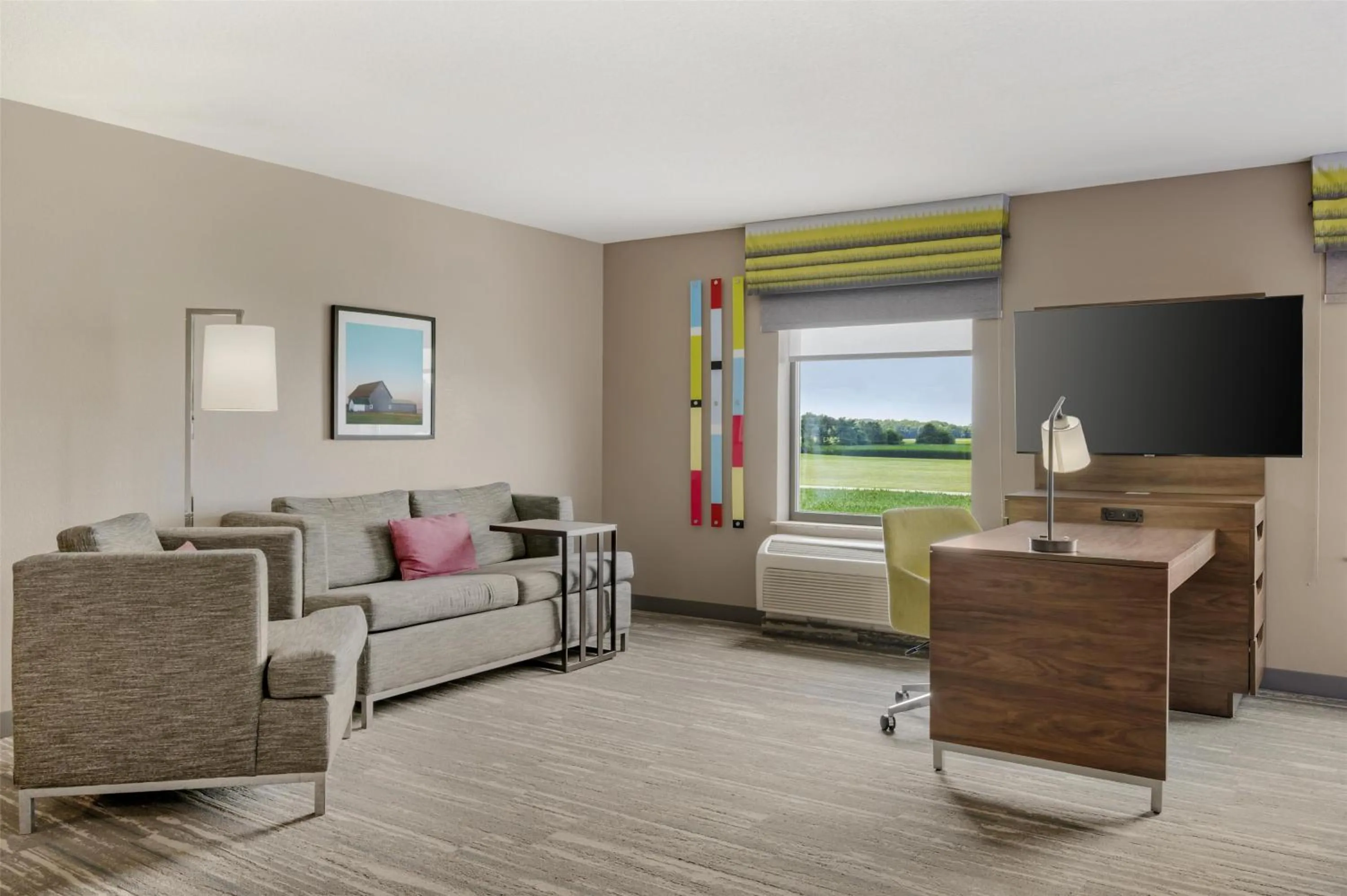 Bedroom in Hampton Inn & Suites Crawfordsville