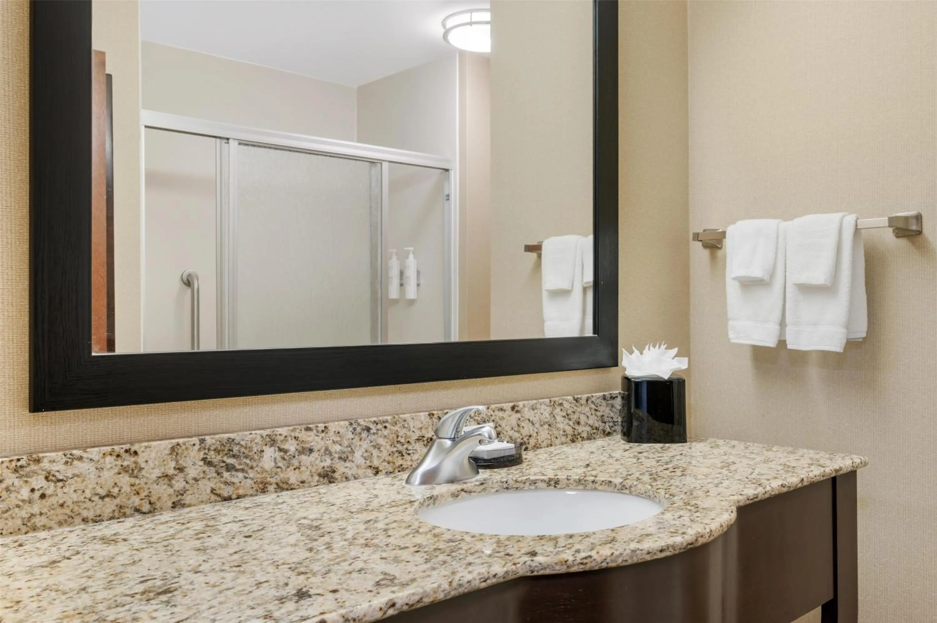 Bathroom in Hampton Inn & Suites Crawfordsville