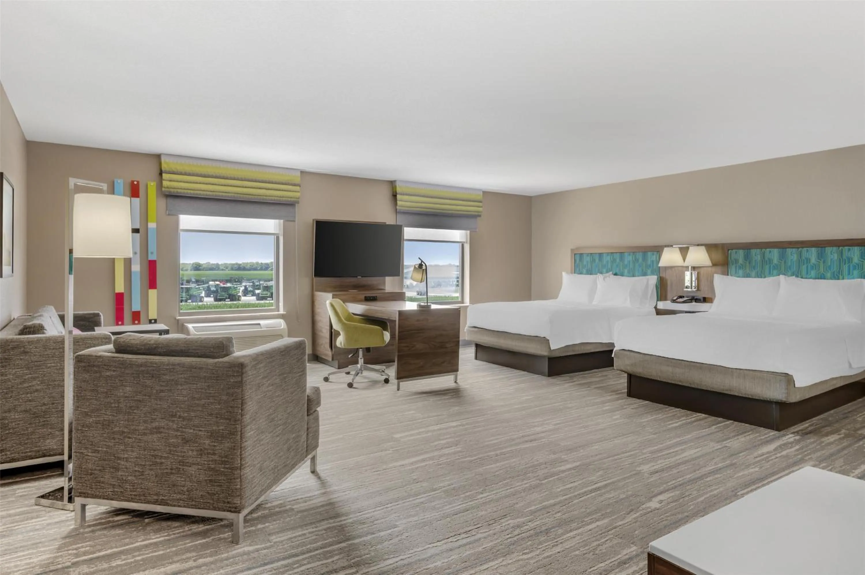 Bed in Hampton Inn & Suites Crawfordsville