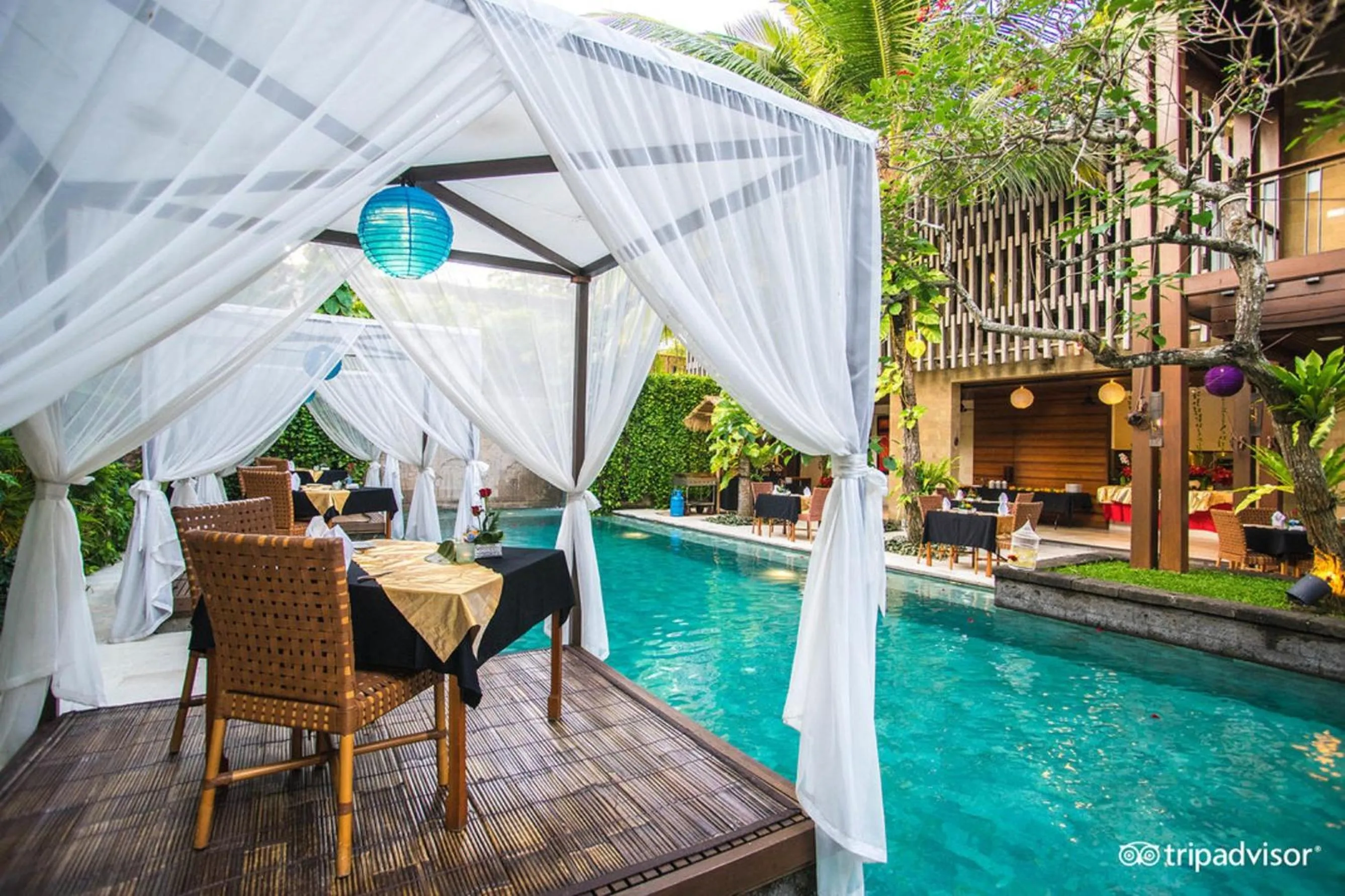 Restaurant/places to eat in The Elysian Boutique Villa Hotel