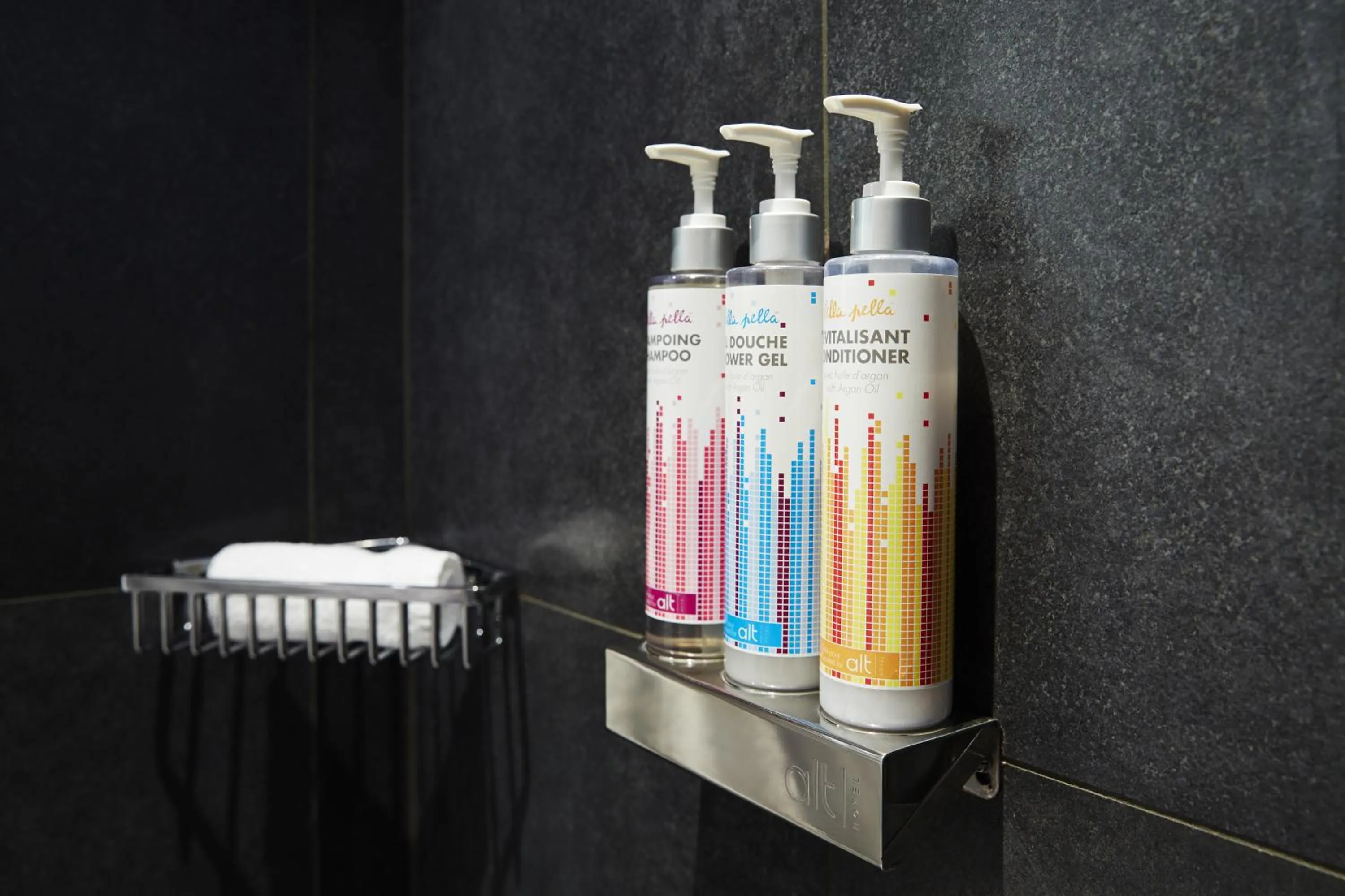 Bathroom in Hôtel Alt Québec