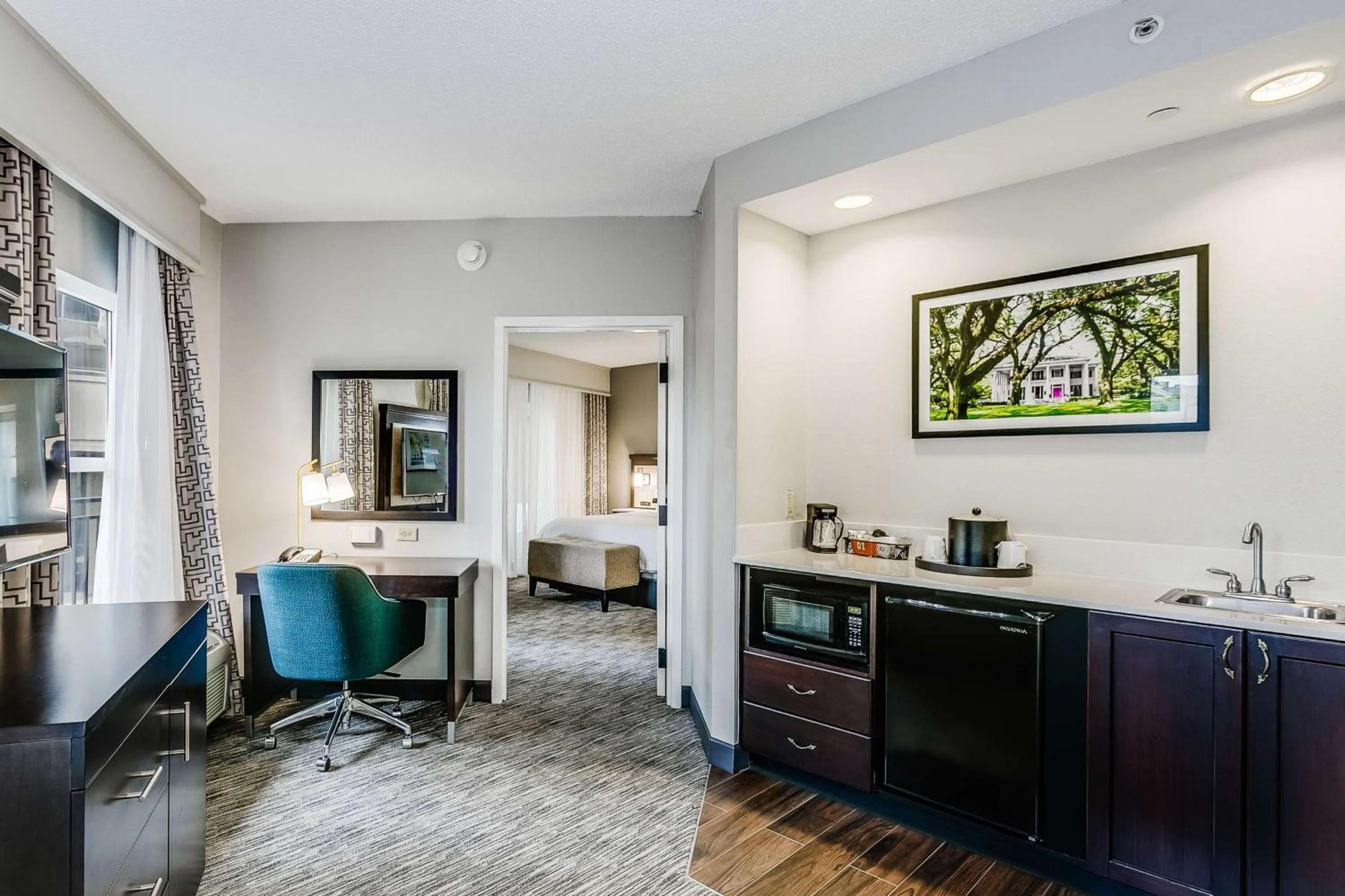 Bedroom in Hampton Inn & Suites Mobile - Downtown Historic District