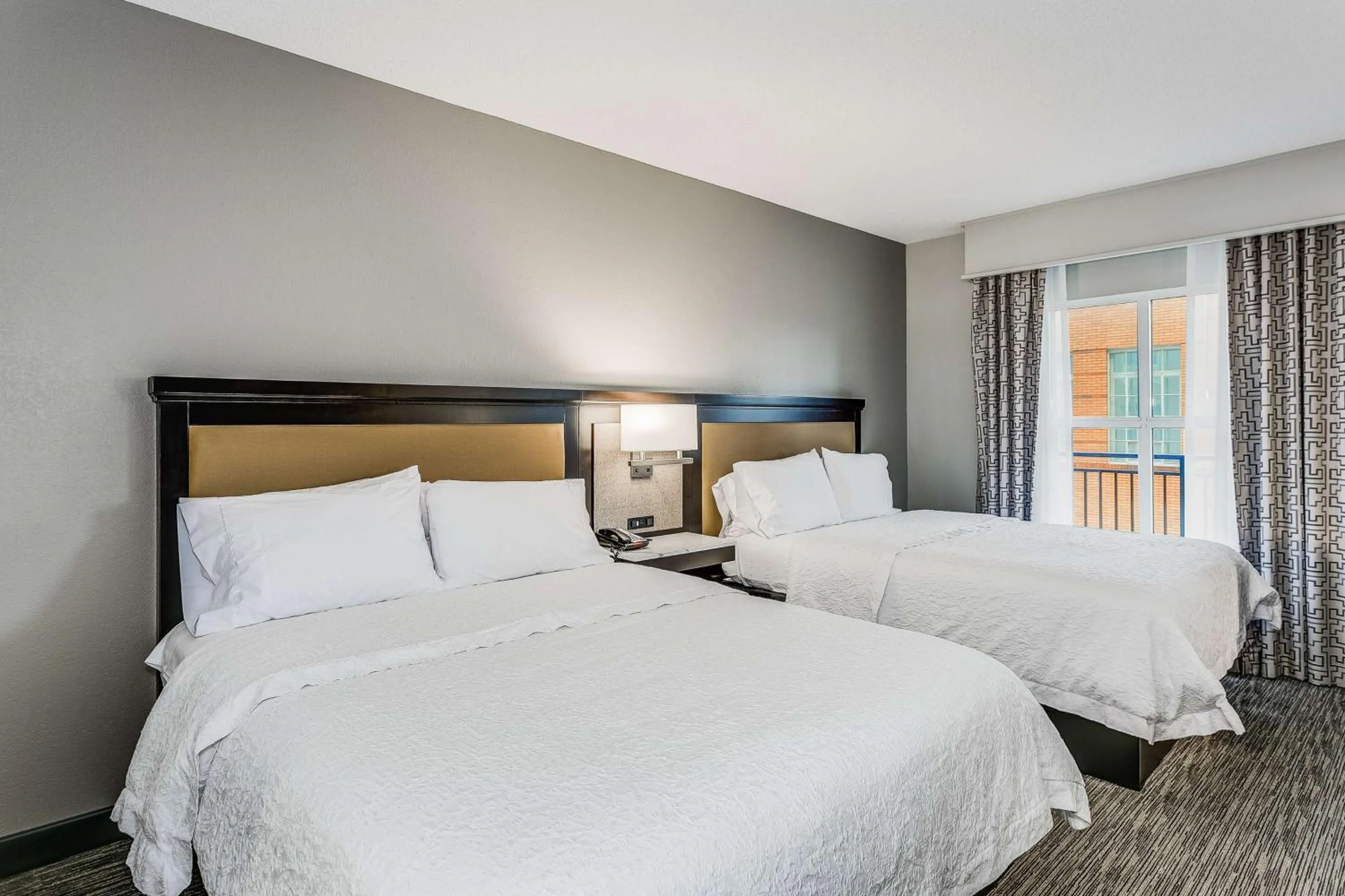 Bed in Hampton Inn & Suites Mobile - Downtown Historic District