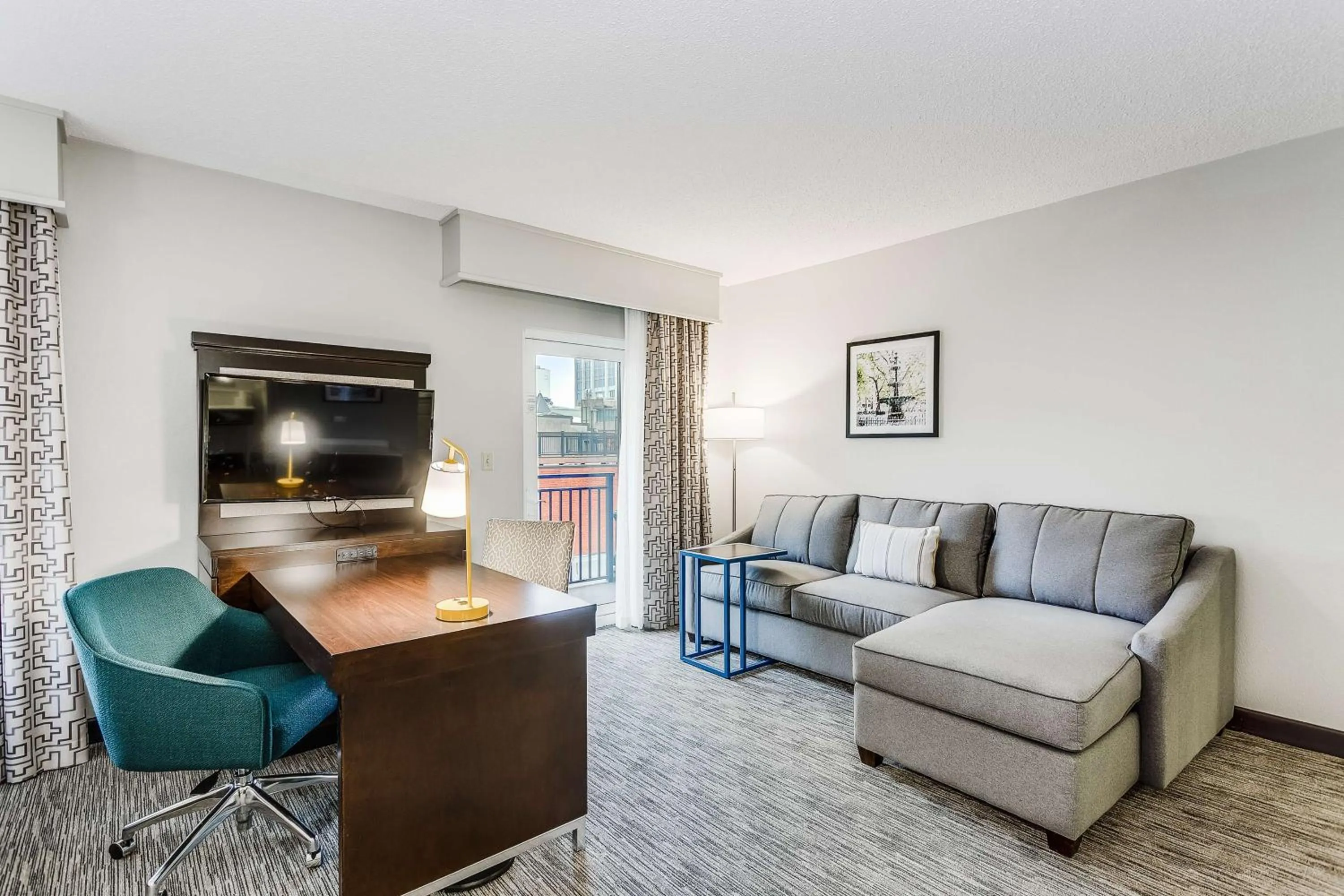 Bedroom in Hampton Inn & Suites Mobile - Downtown Historic District