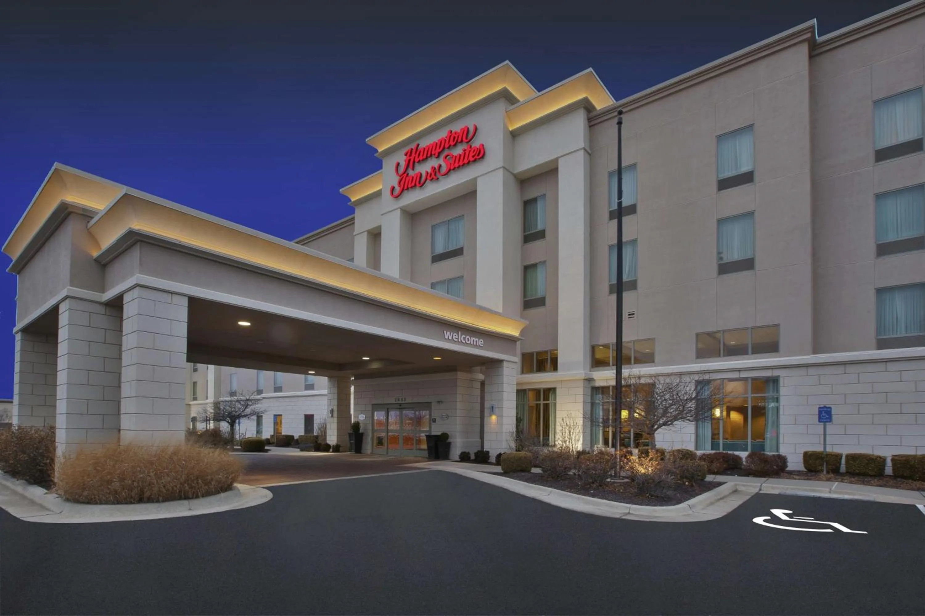 Property building in Hampton Inn & Suites Wichita-Northeast