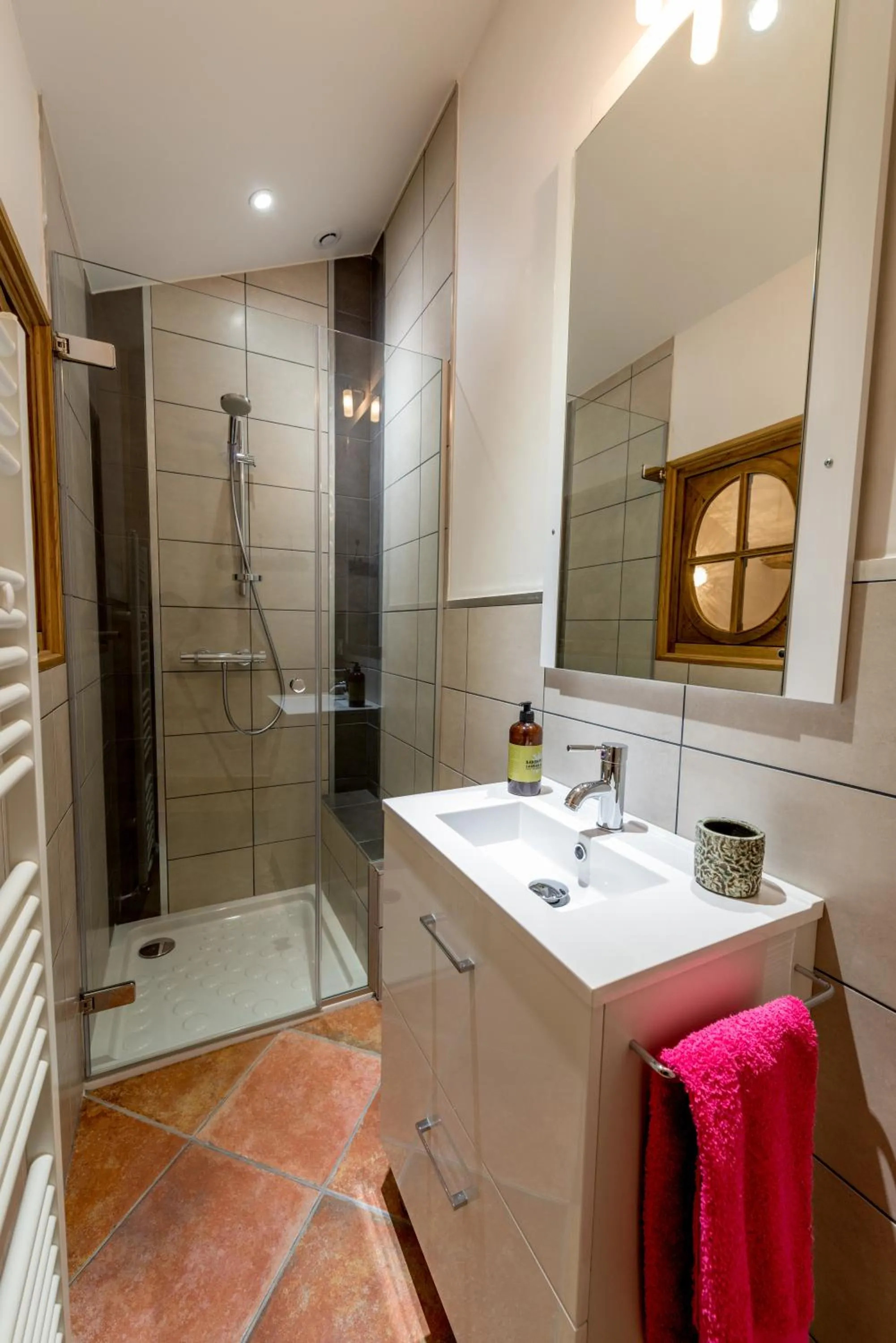 Bathroom in Au Cheval Blanc - appartements et chambres d'hôtes
