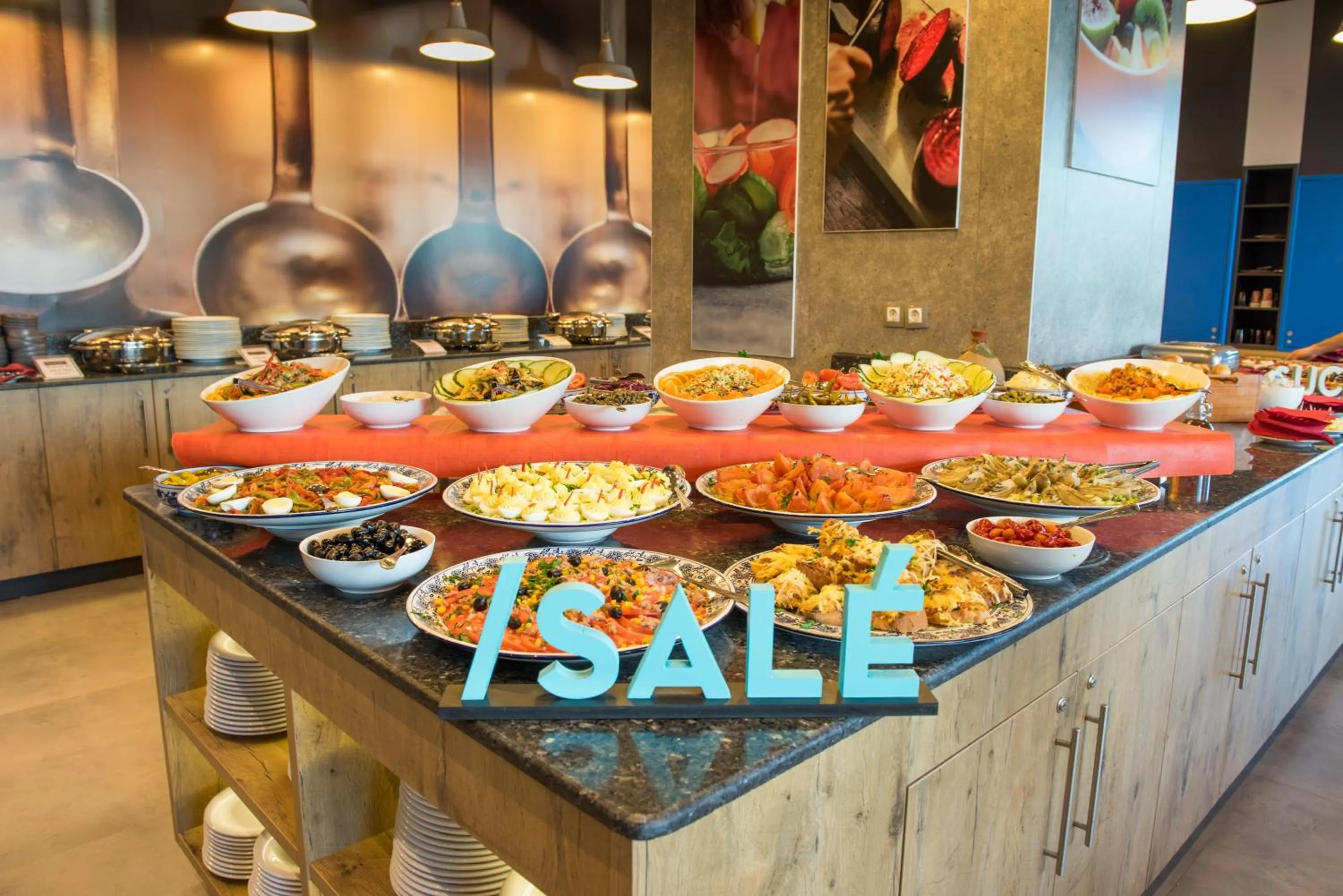 Restaurant/places to eat in Atlantis Alger Aéroport ex Ibis