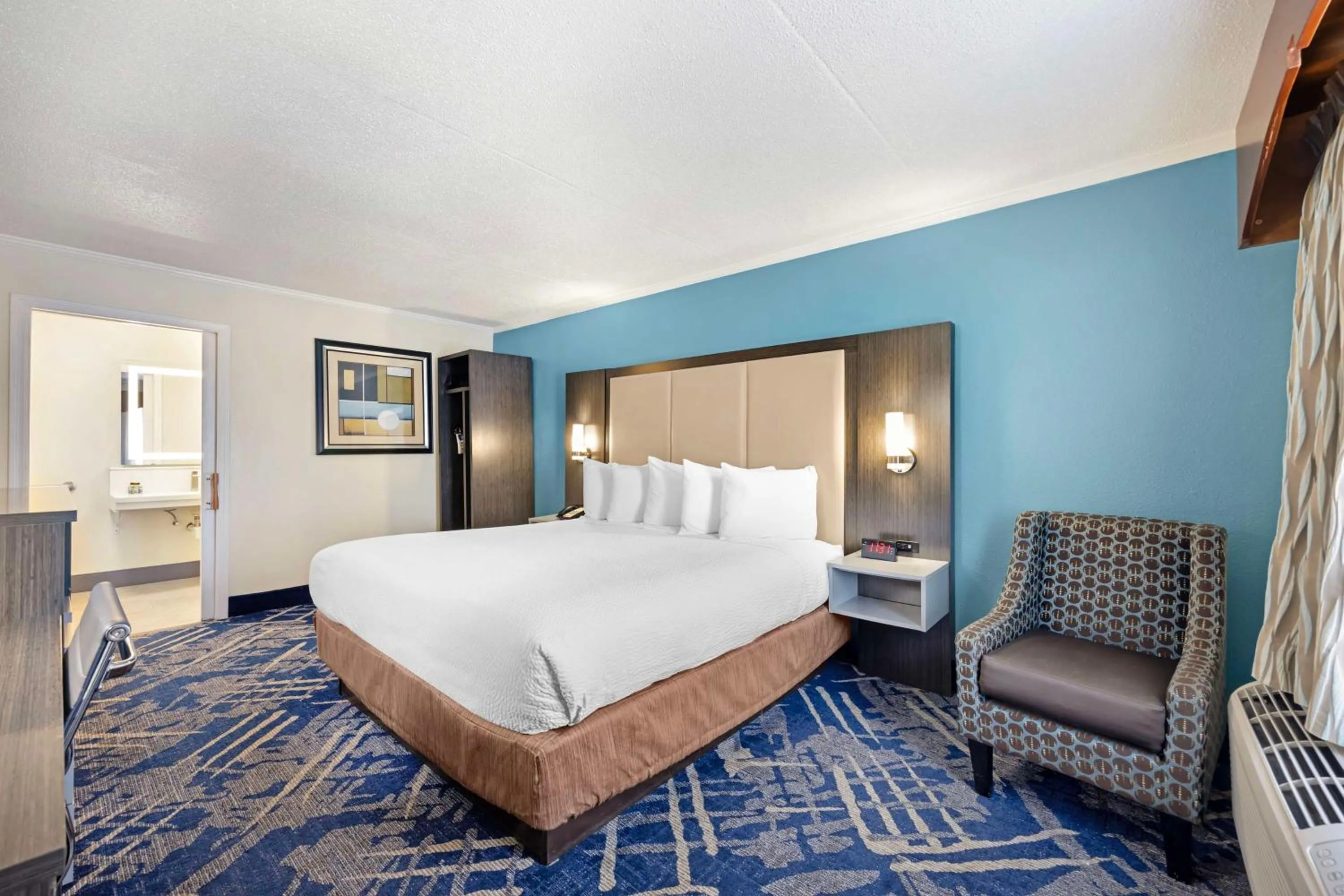 Bedroom, Bed in Best Western Franklin