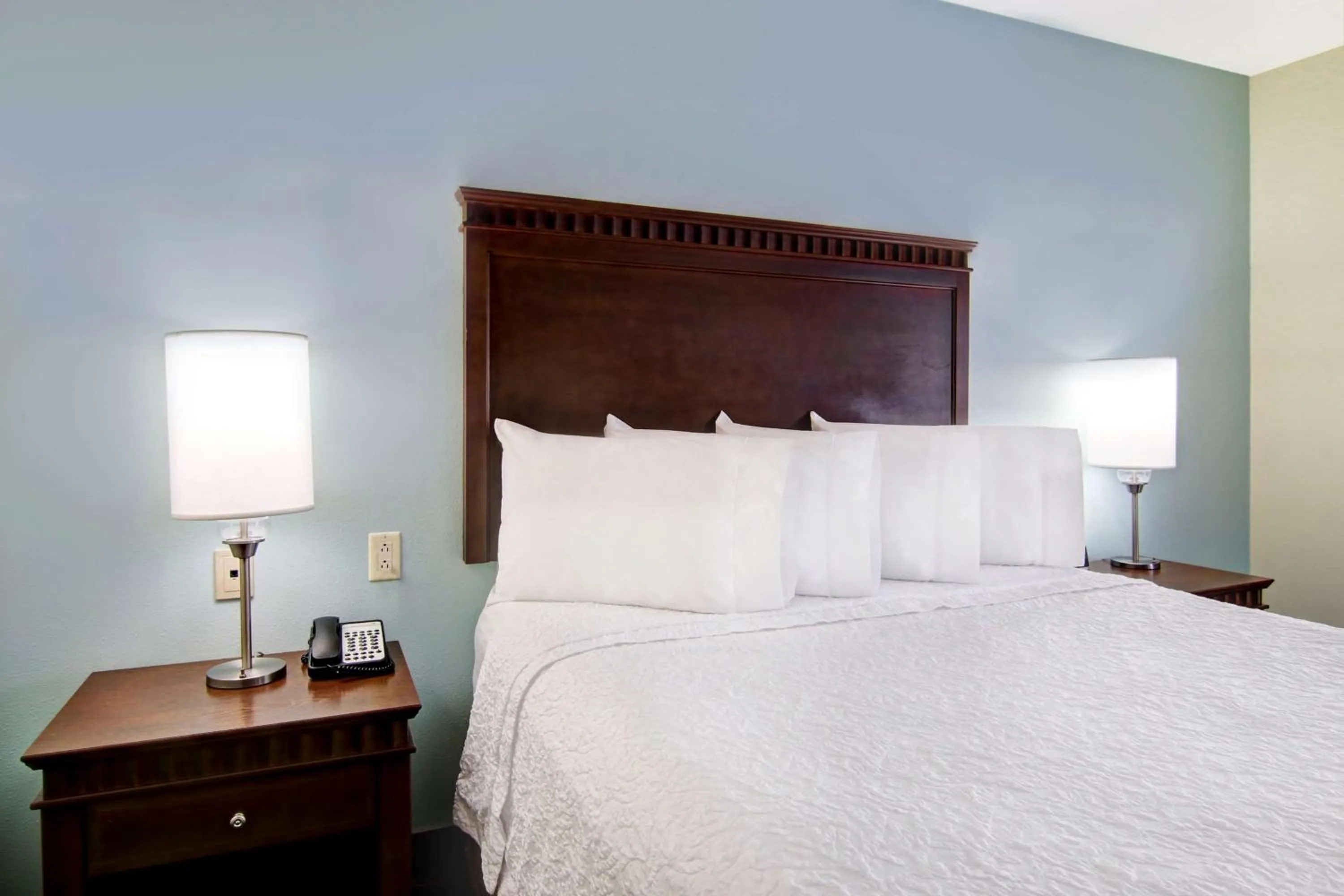 Bed in Hampton Inn & Suites Saint John