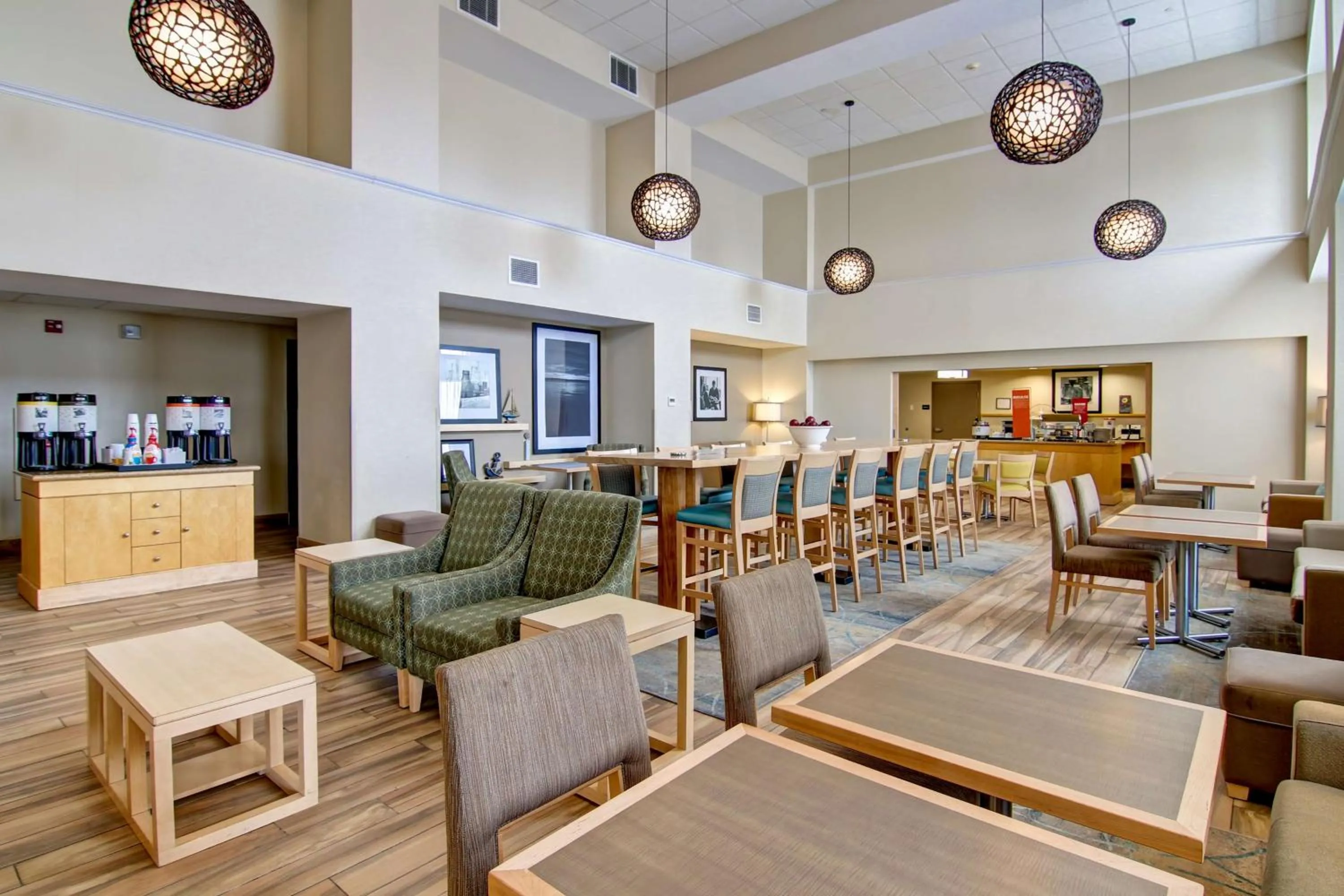 Restaurant/places to eat in Hampton Inn & Suites Saint John