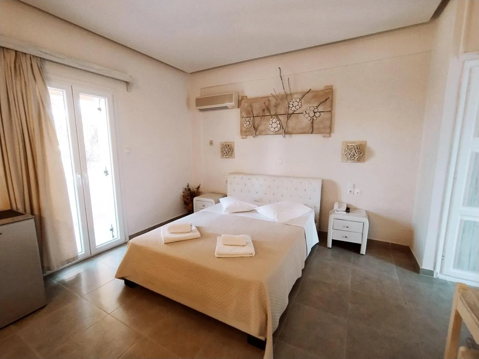 Bedroom, Bed in Amaryllis Hotel