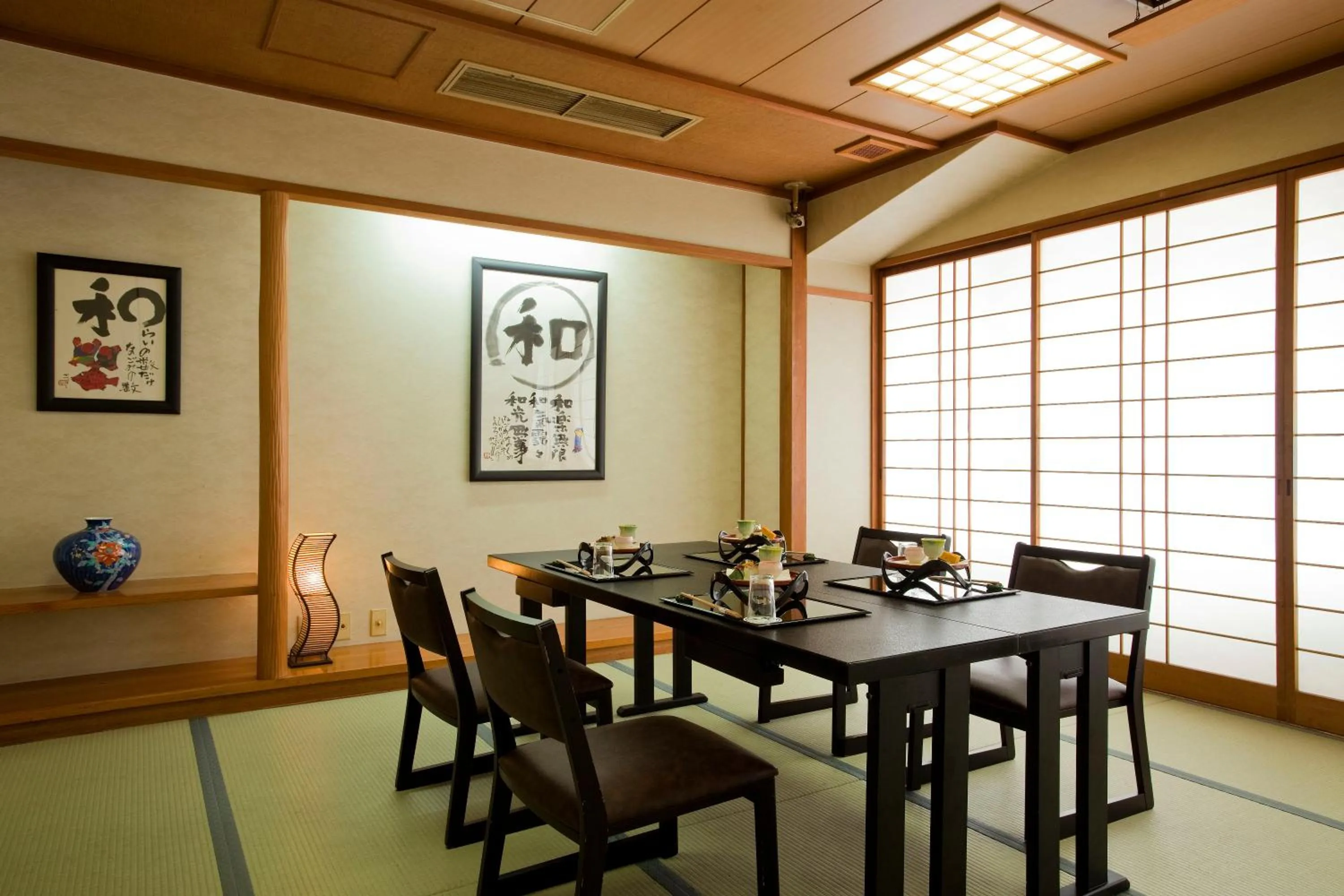 Restaurant/places to eat in Yamatoya Honten Ryokan Osaka