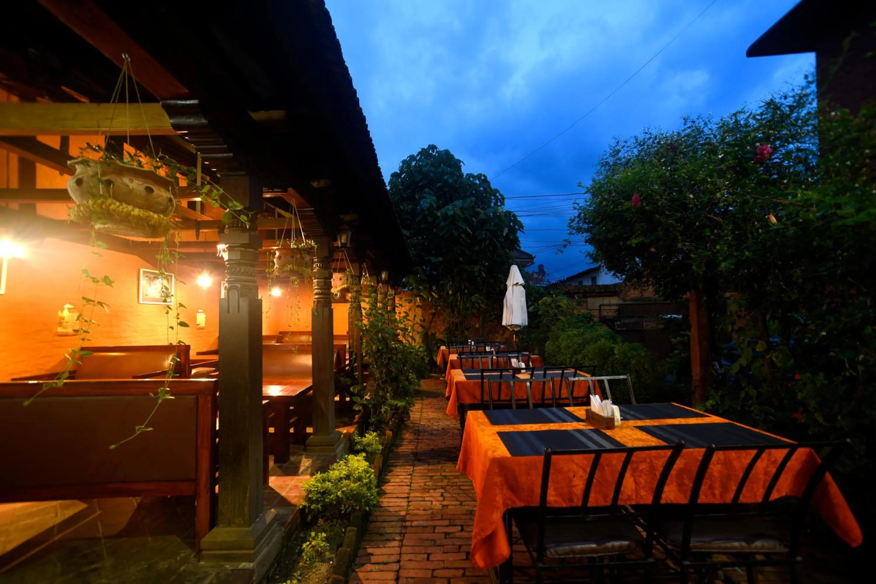 Restaurant/places to eat in Vajra Boutique Hotel