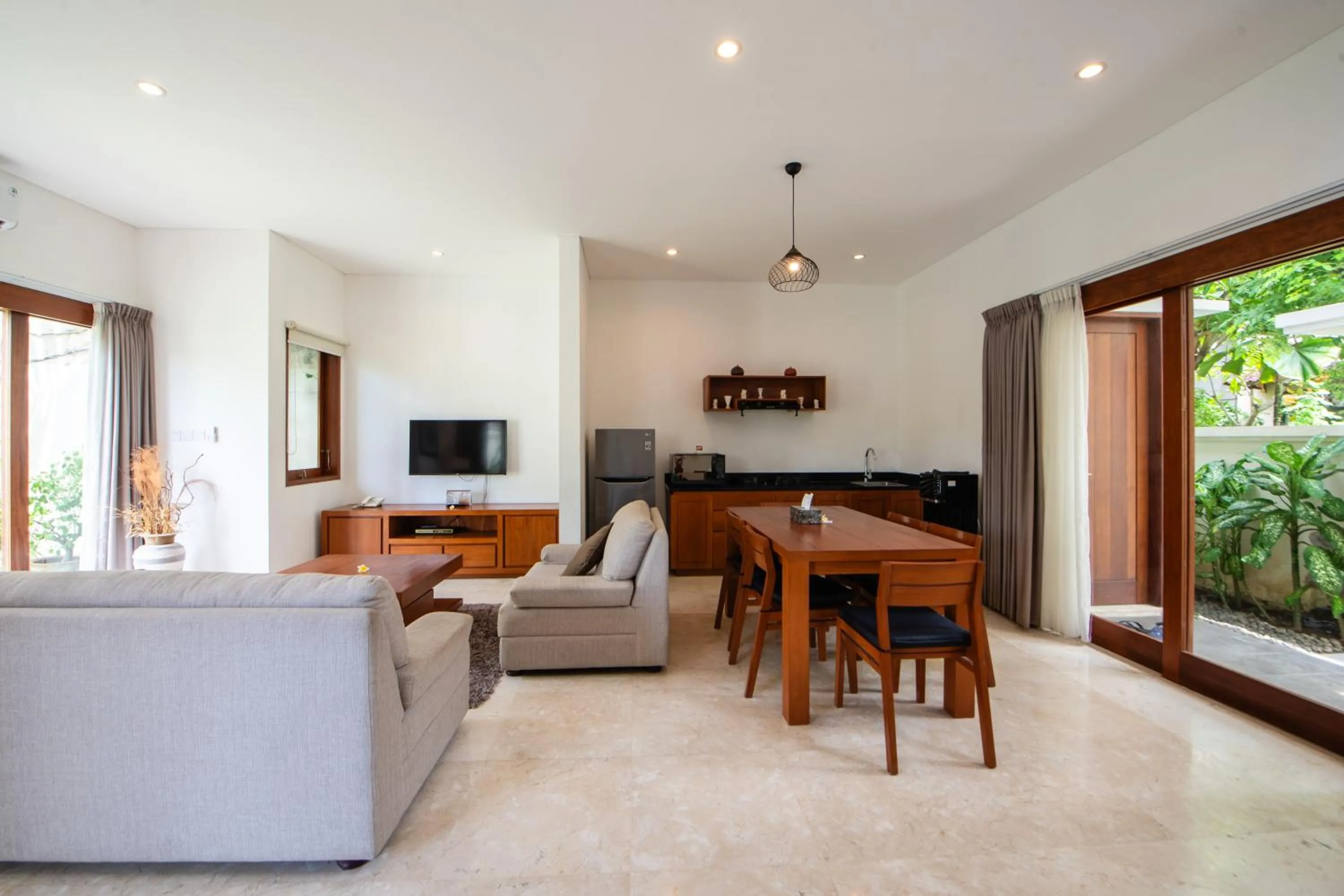 Bali Ayu Hotel & Villas