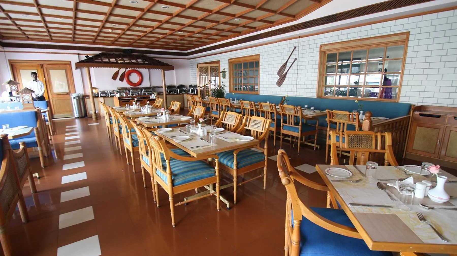 Restaurant/places to eat in Hotel Abad Plaza