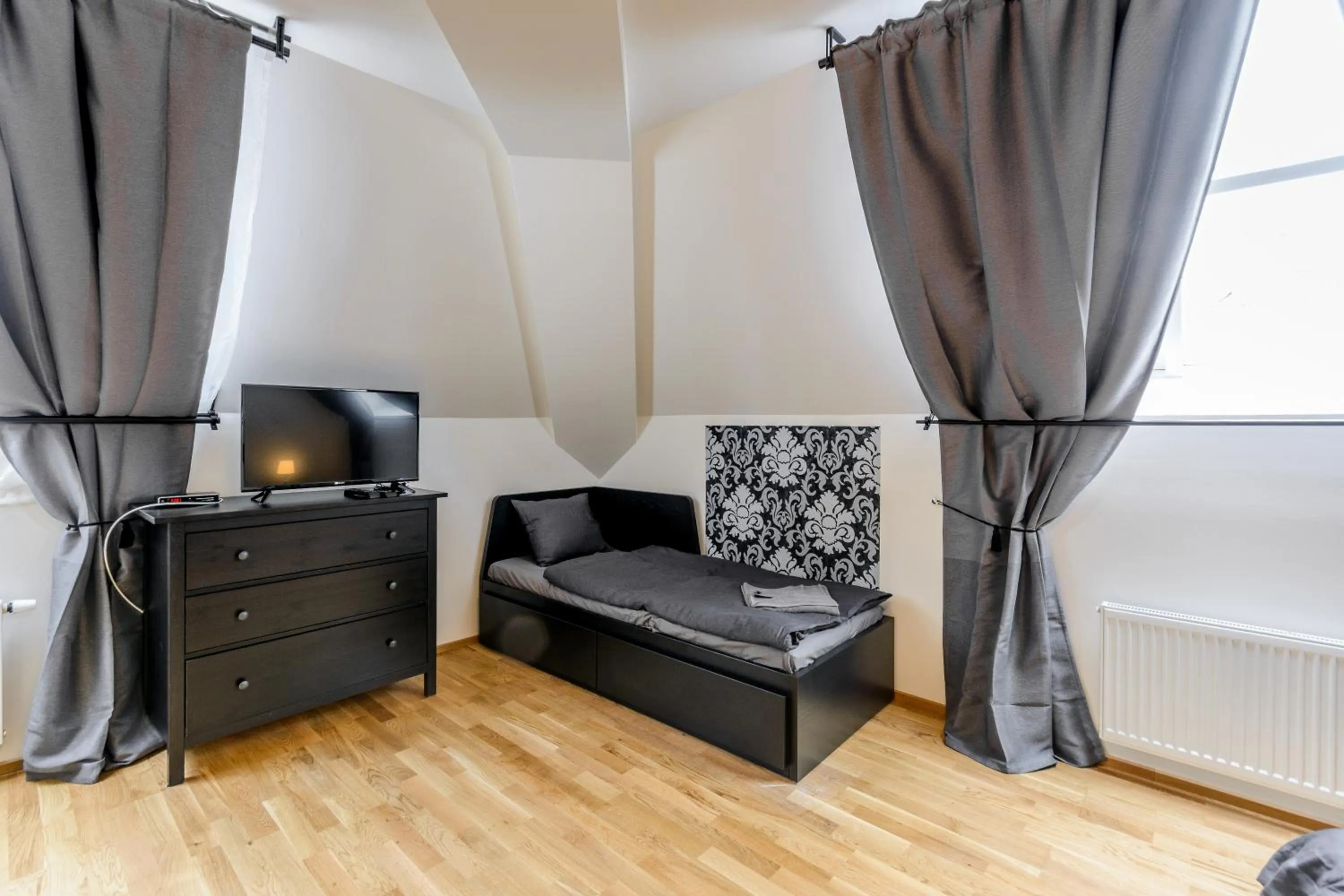 Bedroom in Riverside SPIRIT